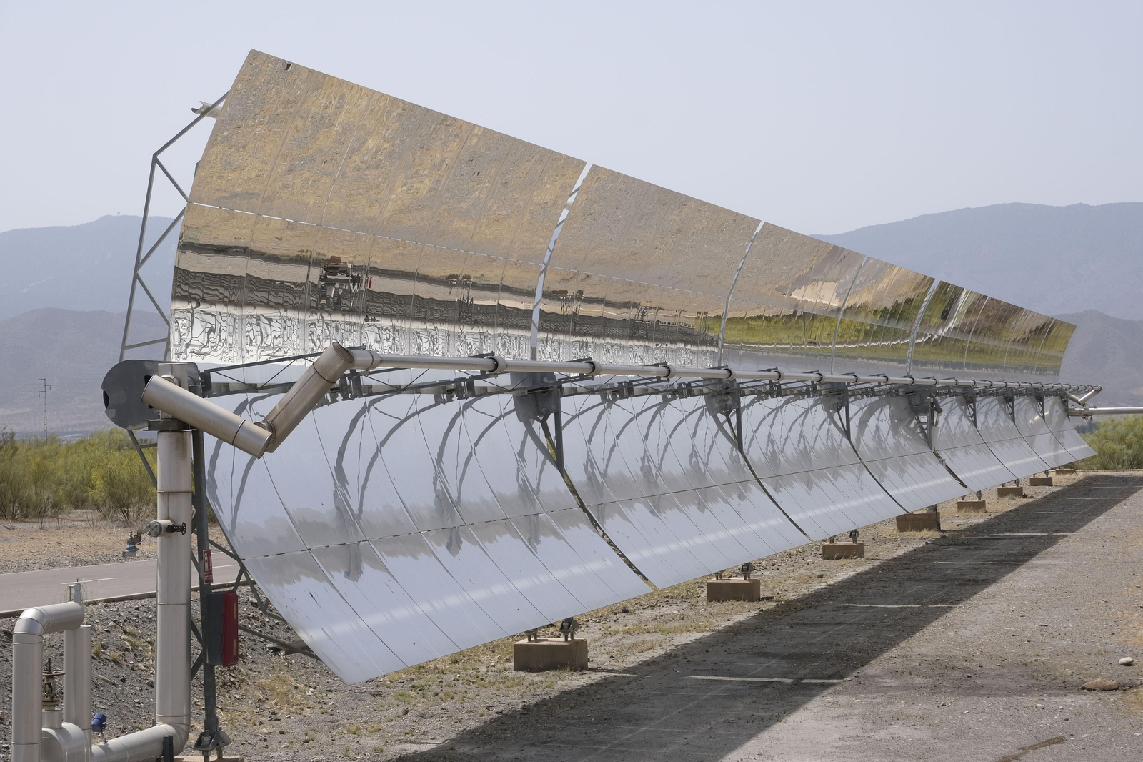 Imágenes de la visita a la Planta Solar de Almería, en Tabernas