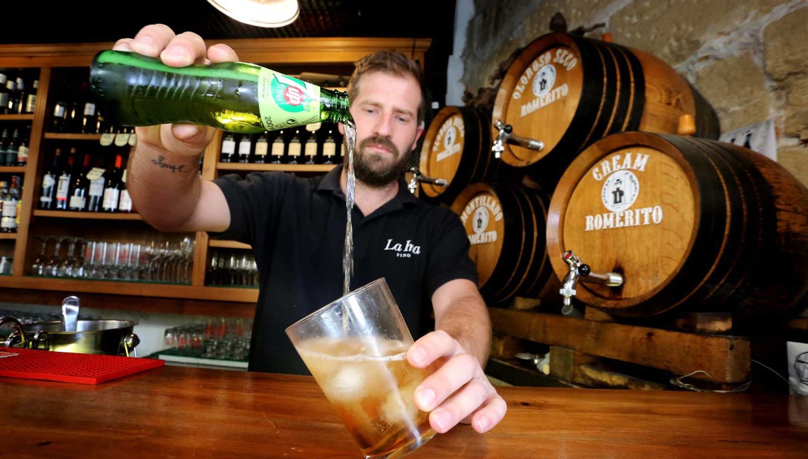 Mezclar el 'Amontillado' con seven-up: Amontijito