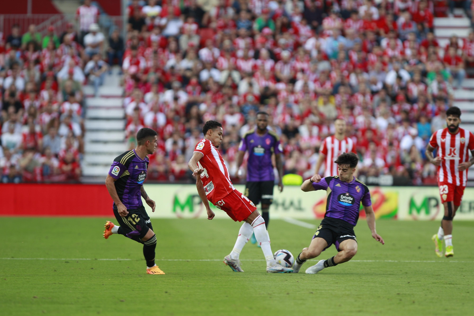 Imágenes del partido U.D. Almería-Real Valladolid C.F.