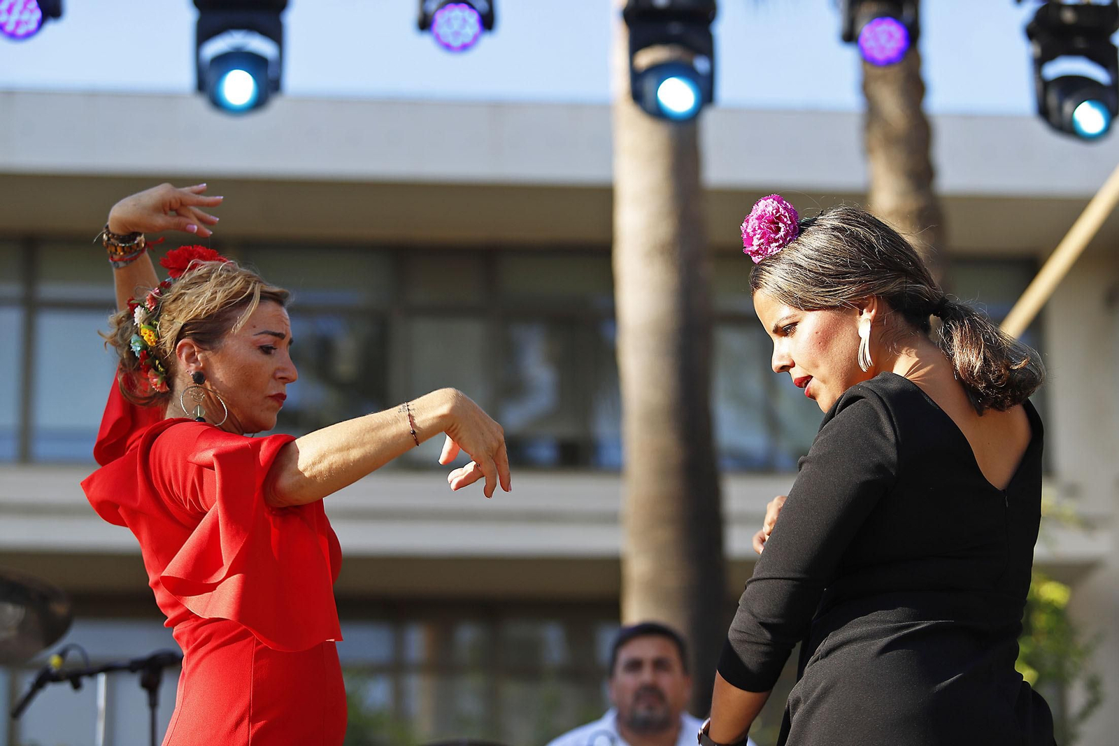 Imágenes de la Feria de las Sevillanas en los jardines del muelle