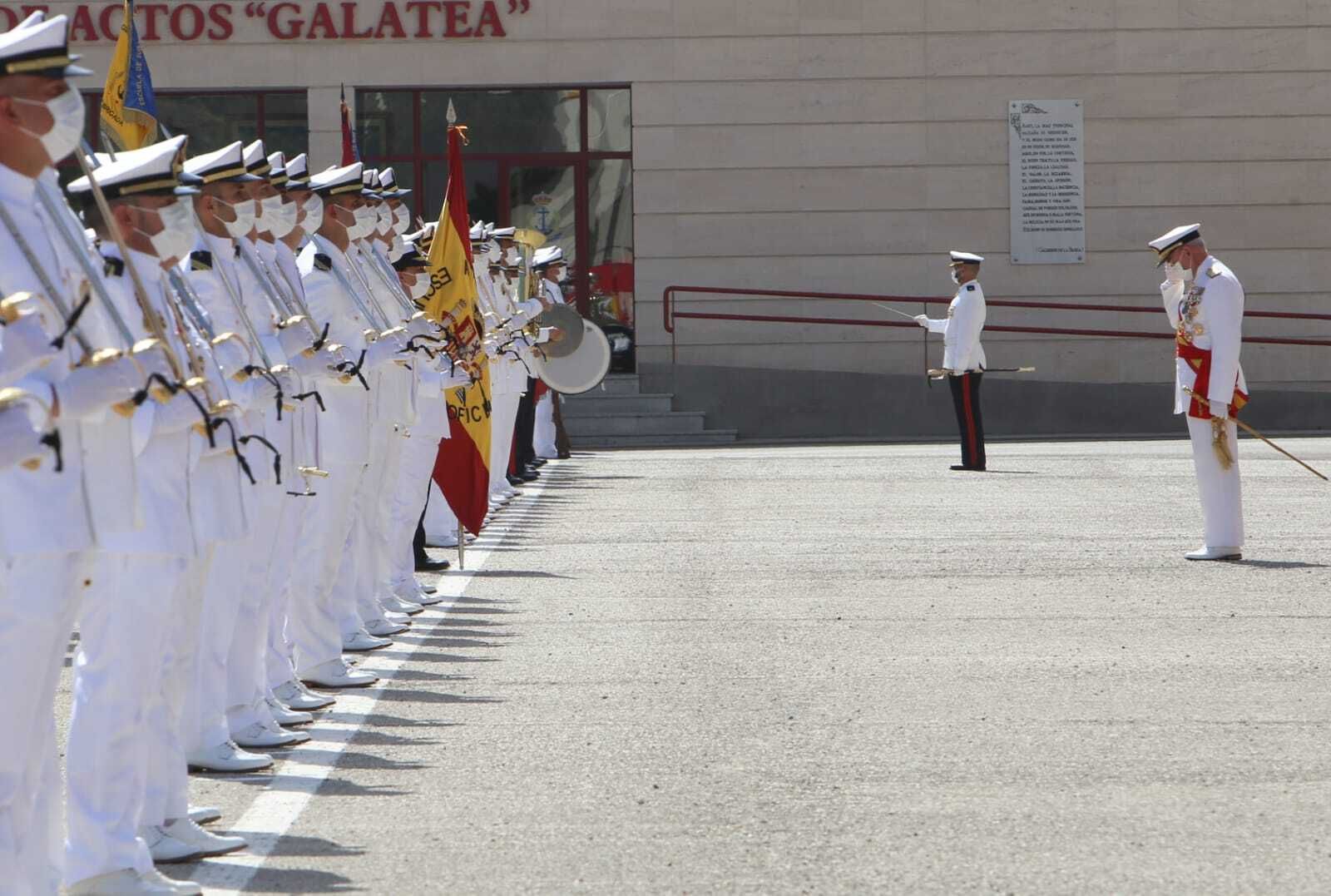 Entrega de despachos en la Escuela de Suboficiales de la Armada