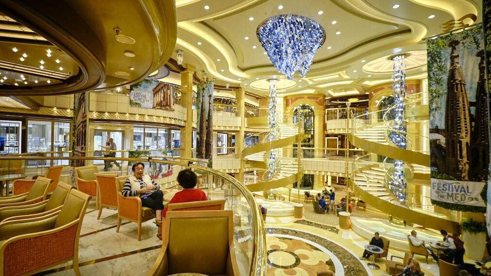 Interior del buque Sky Princess