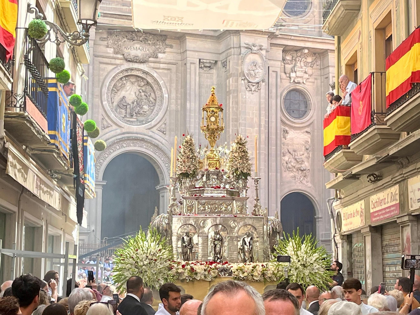 Salida de la Custodia desde la Santa Iglesia Catedral, Corpus Christi 2025.jpeg Salida de la Custodia desde la Santa Iglesia Catedral, Corpus Christi 2025.jpeg