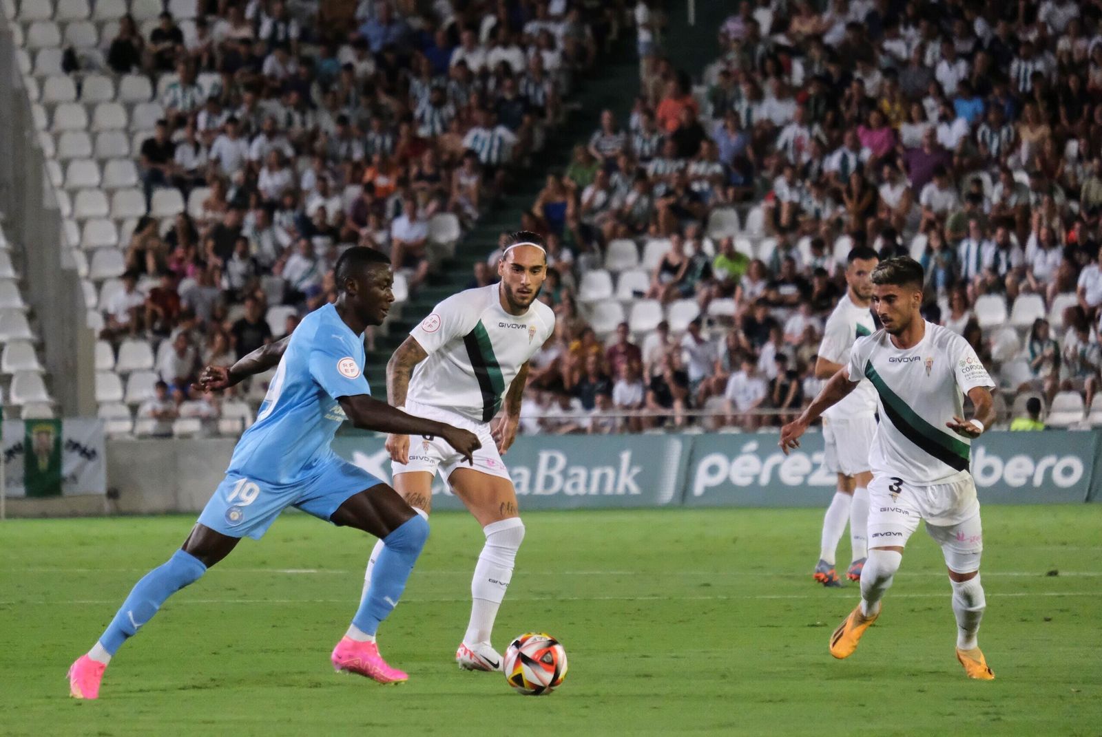 La derrota del Córdoba CF ante el Ibiza en El Arcángel, en imágenes