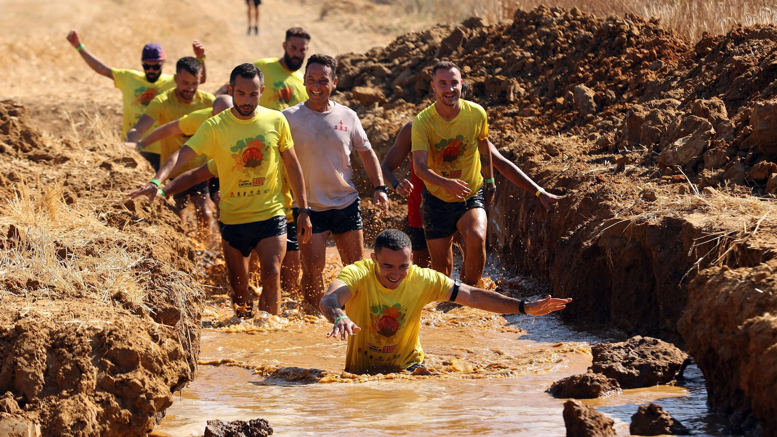 Búscate en la VII Carrera del Barro en La Barca