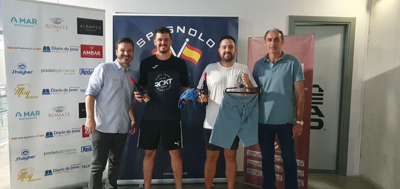 Imágenes de la entrega de trofeos de la IX Diario de Jerez Pádel Cup