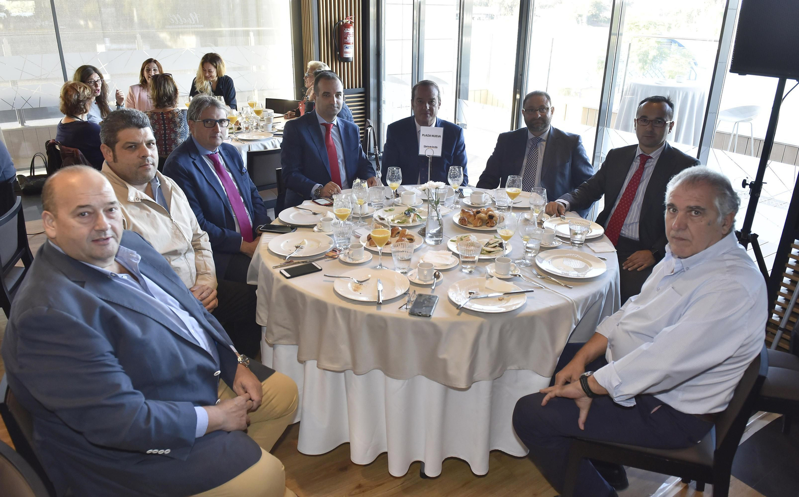 El Desayuno Informativo del Grupo Joly con Juan Espadas, en imágenes