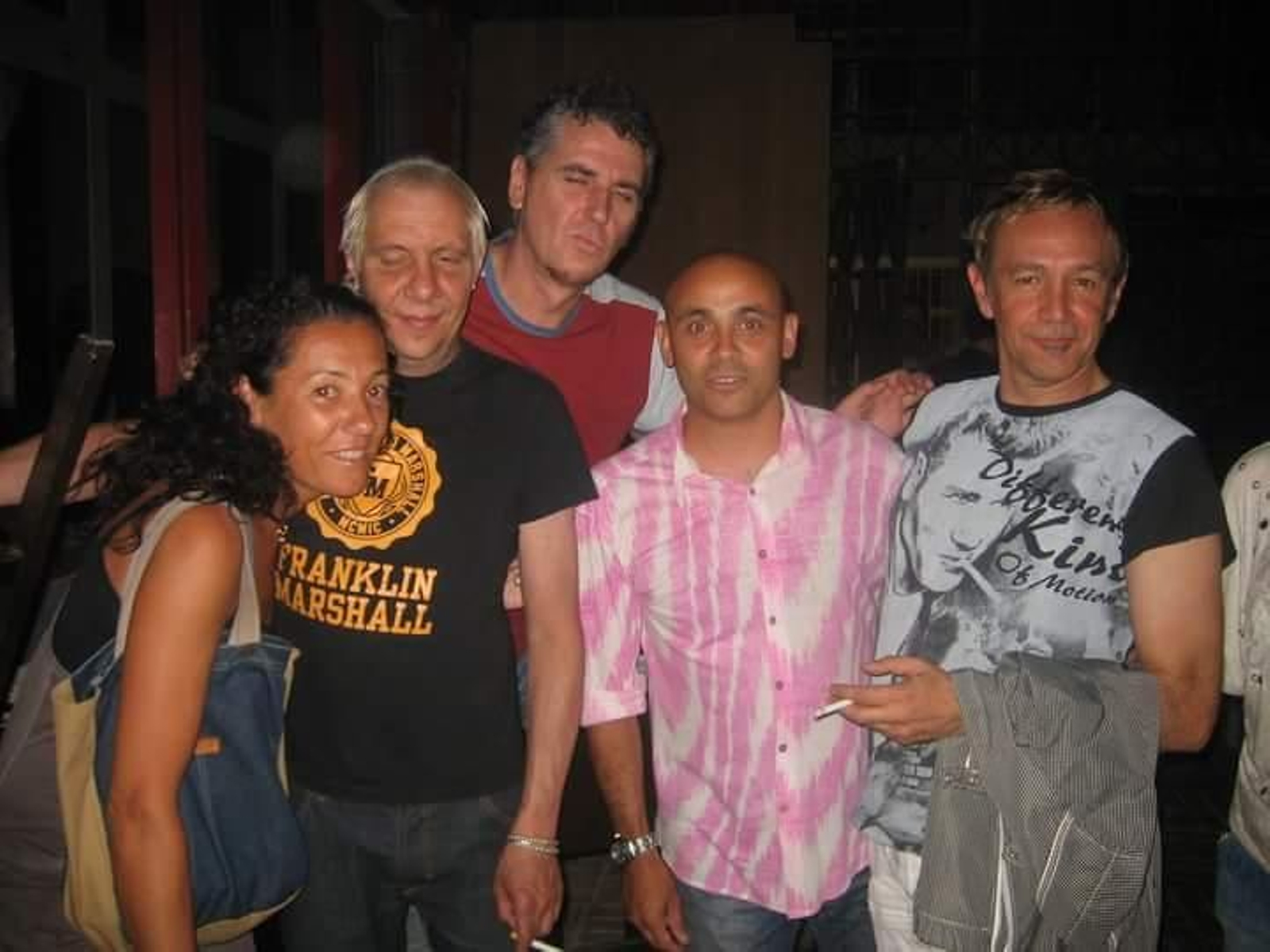 Con miembros de La Unión. Con miembros de La Unión.