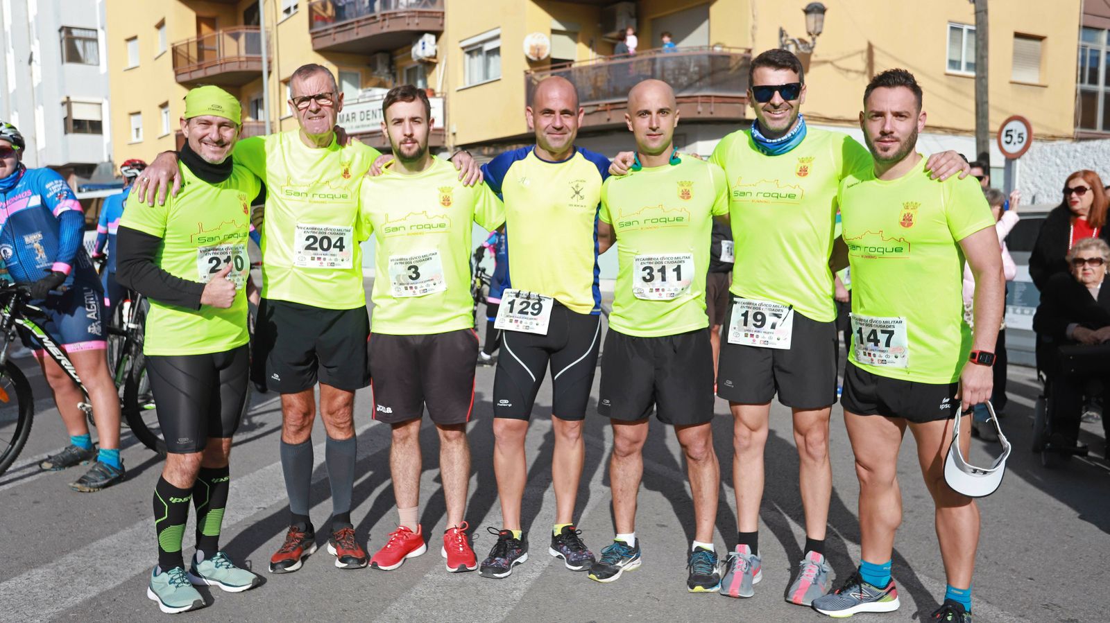 Las mejores fotos de la VIII Carrera Cívico Militar 'Entre dos ciudades'