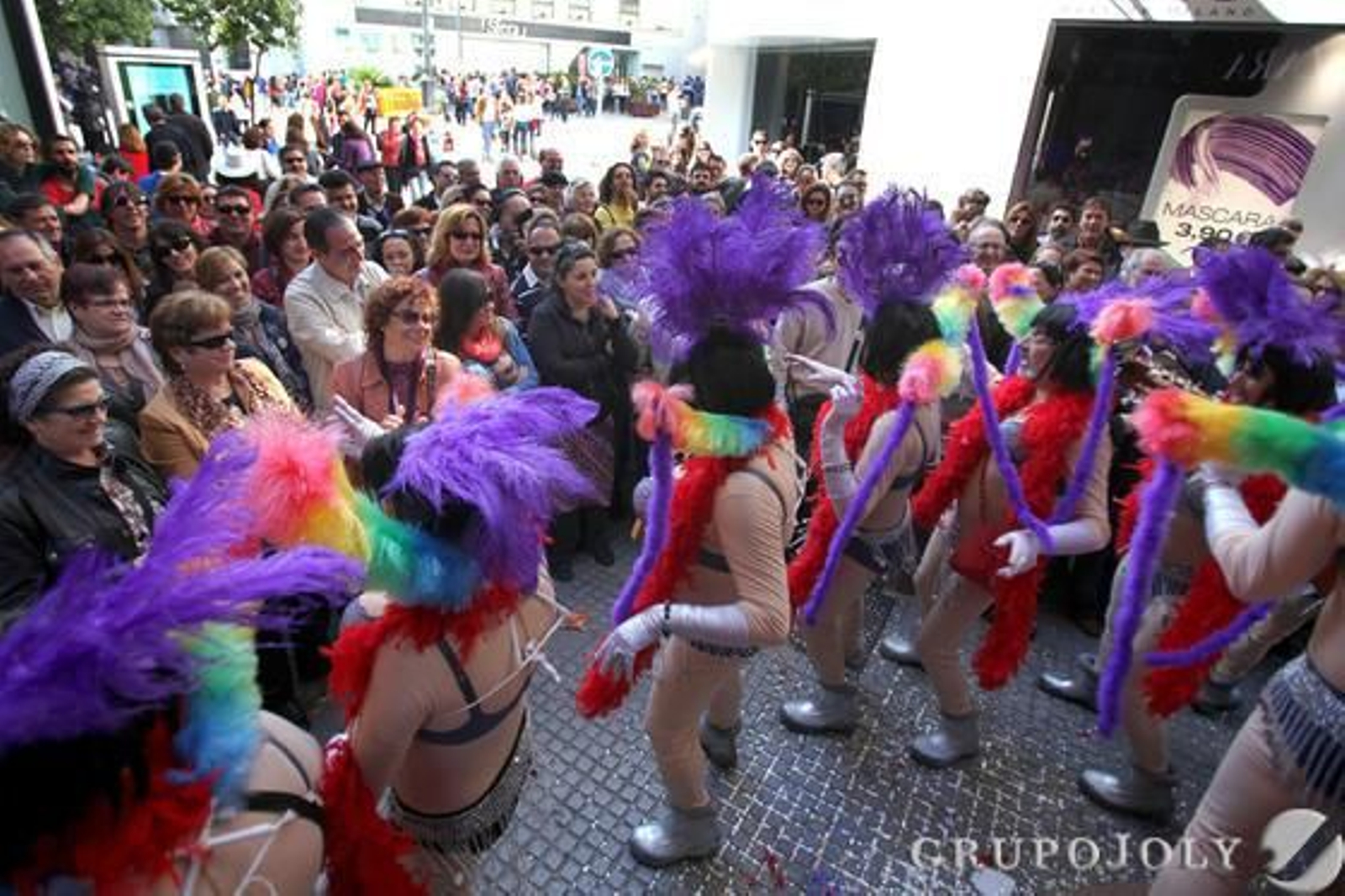 Las agrupaciones aprovechan los últimos coletazos del Carnaval.

Foto: Jesus Marin