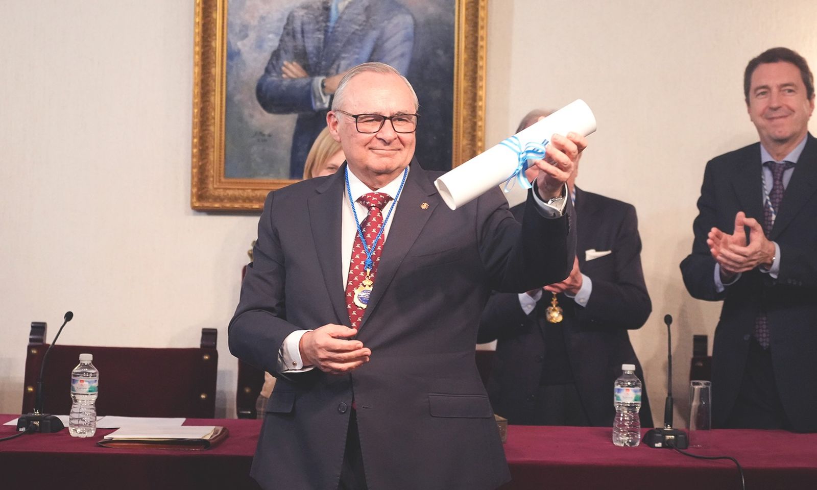 El doctor José Miguel Merino Aranda, tras ingresar en la Academía de San Dionisio de Jerez
