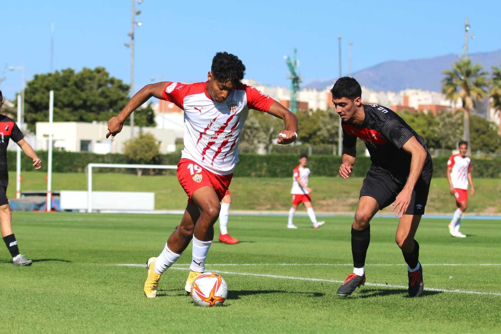 Punto que sabe a poco para el Almería B (0-0).