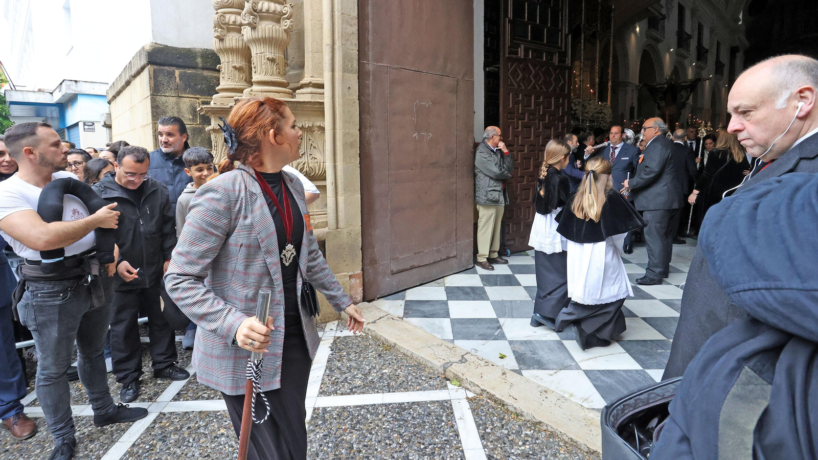 Las Viñas y El Cristo vuelven a sus templos