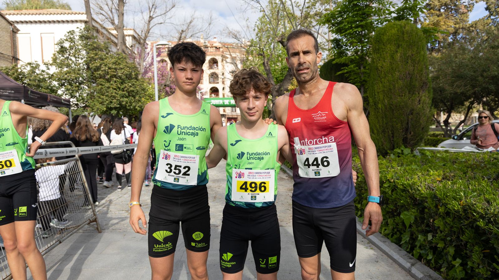 Más de 2.100 participantes corren para promover la salud en Jaén, en imágenes (1)