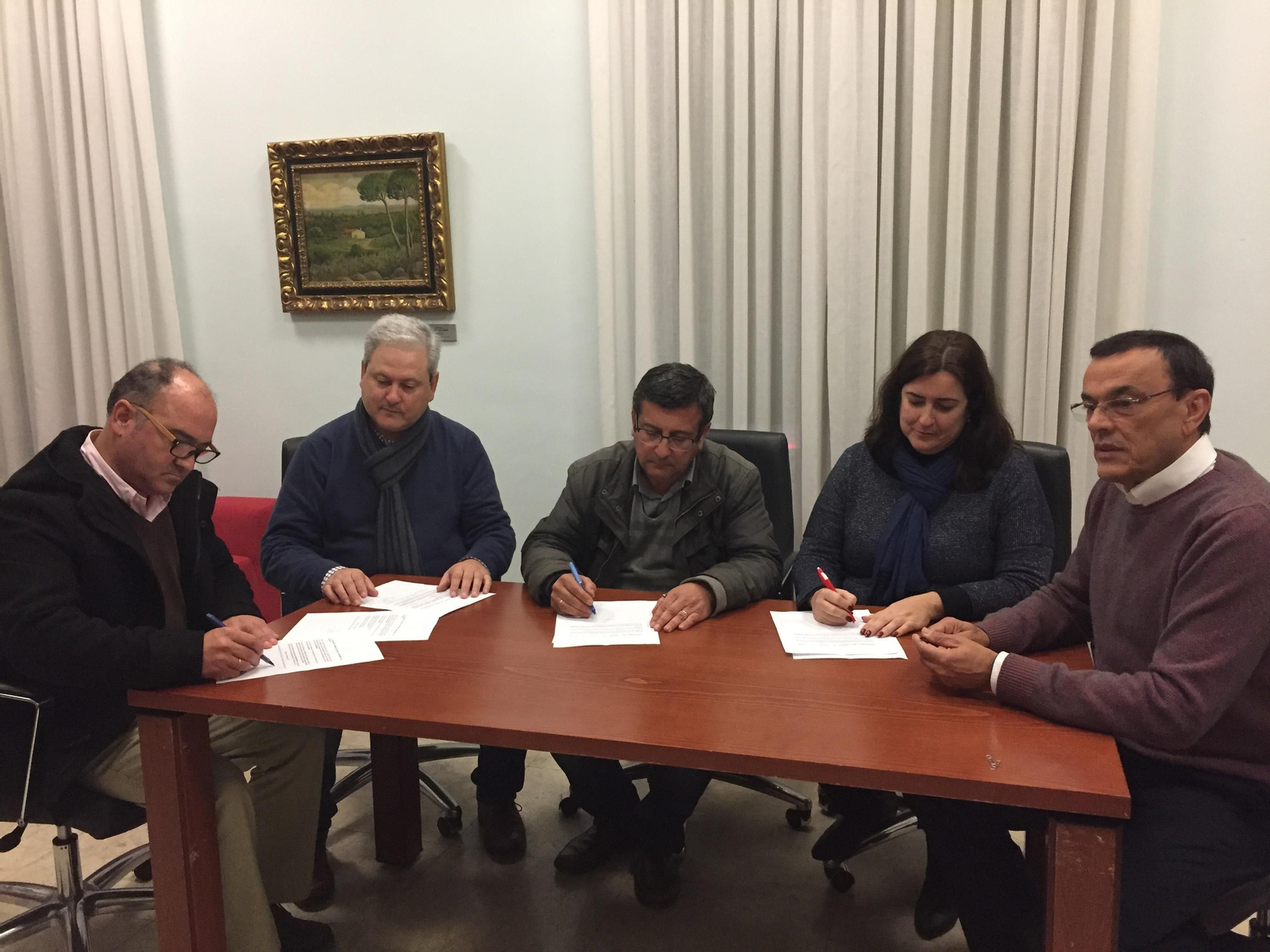 Momento de la firma del acuerdo.