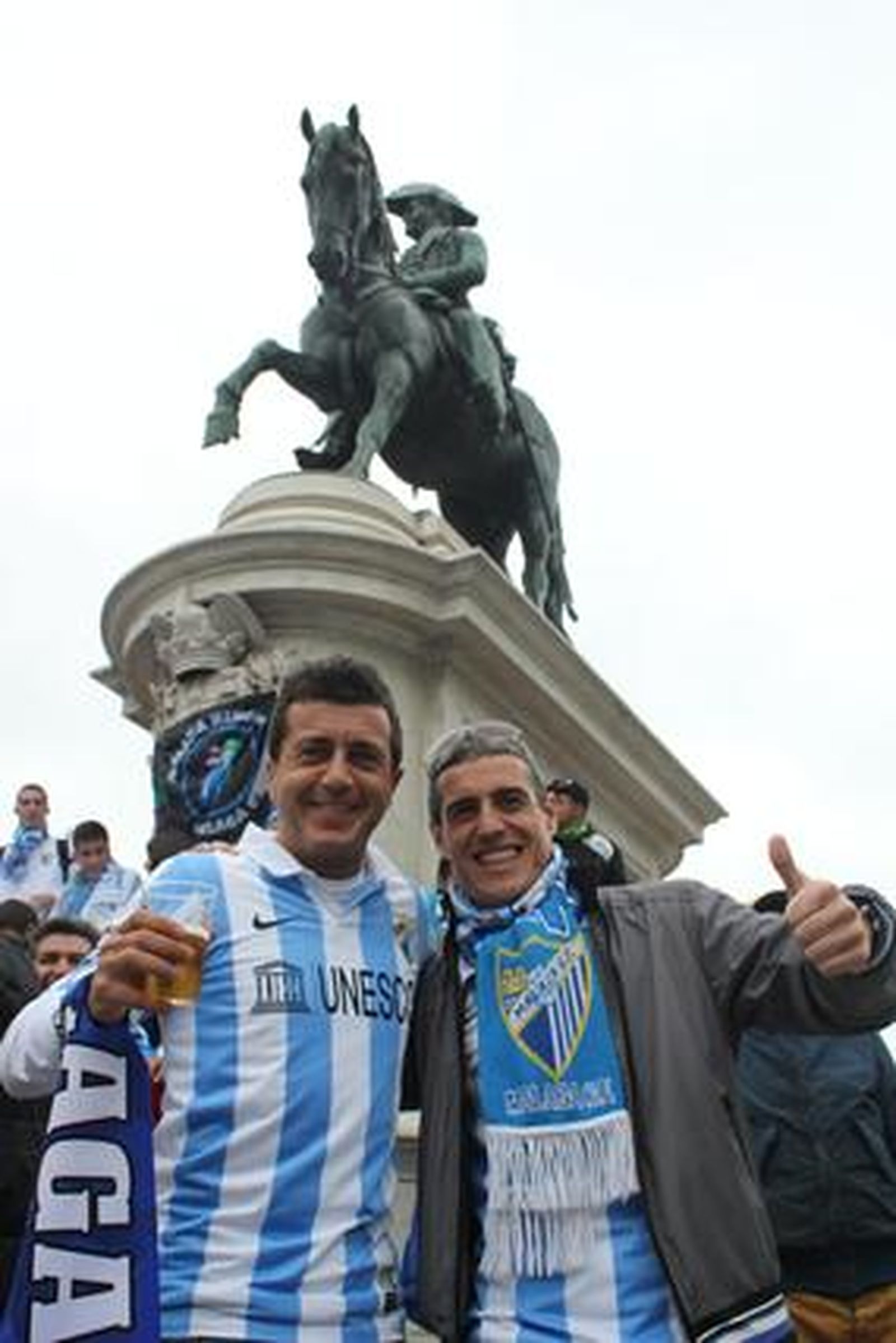 Malaguistas en la plaza de la Libertad

Foto: J. L. Malo