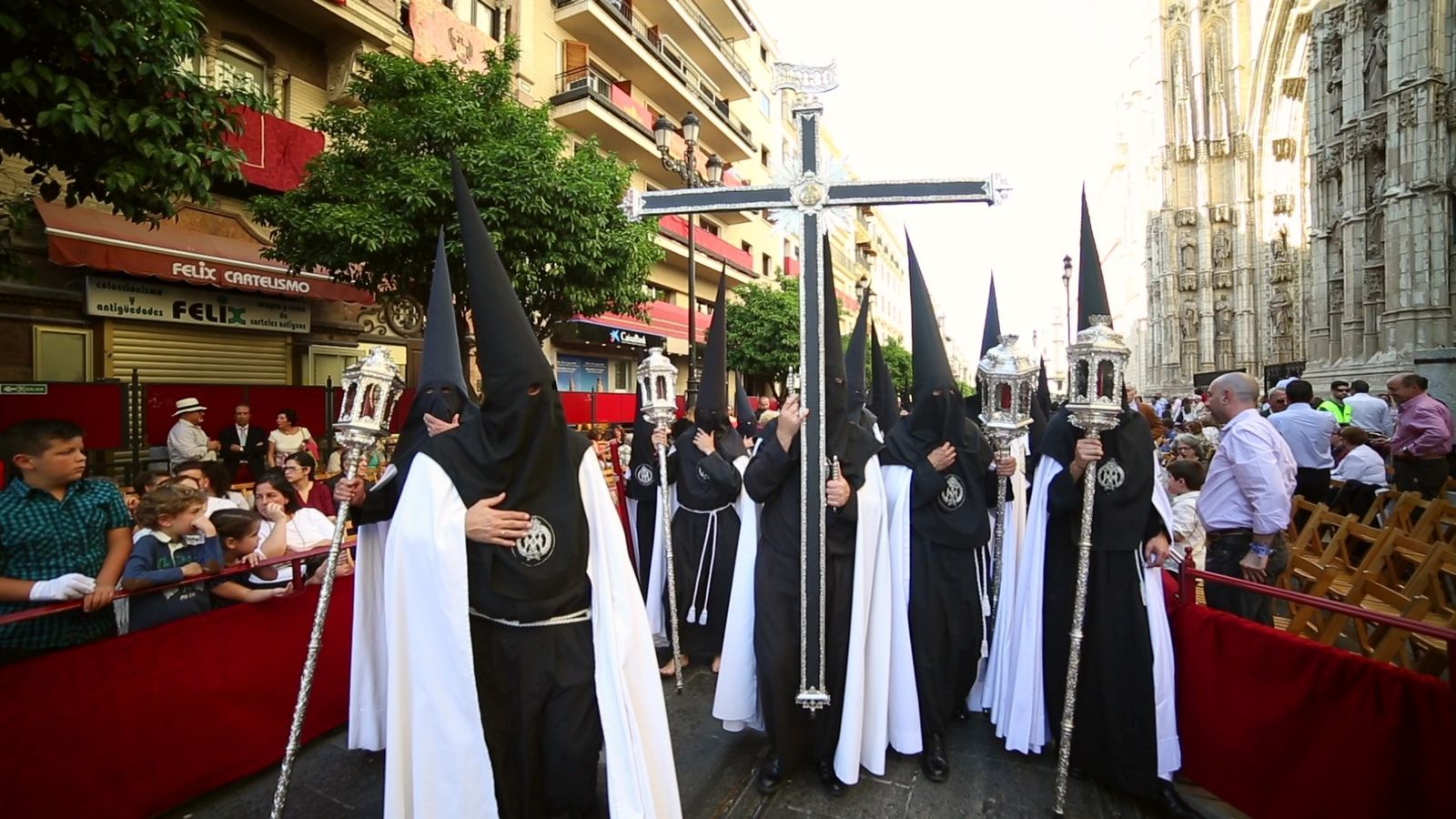 La Hermandad de la Sed en la Avenida.