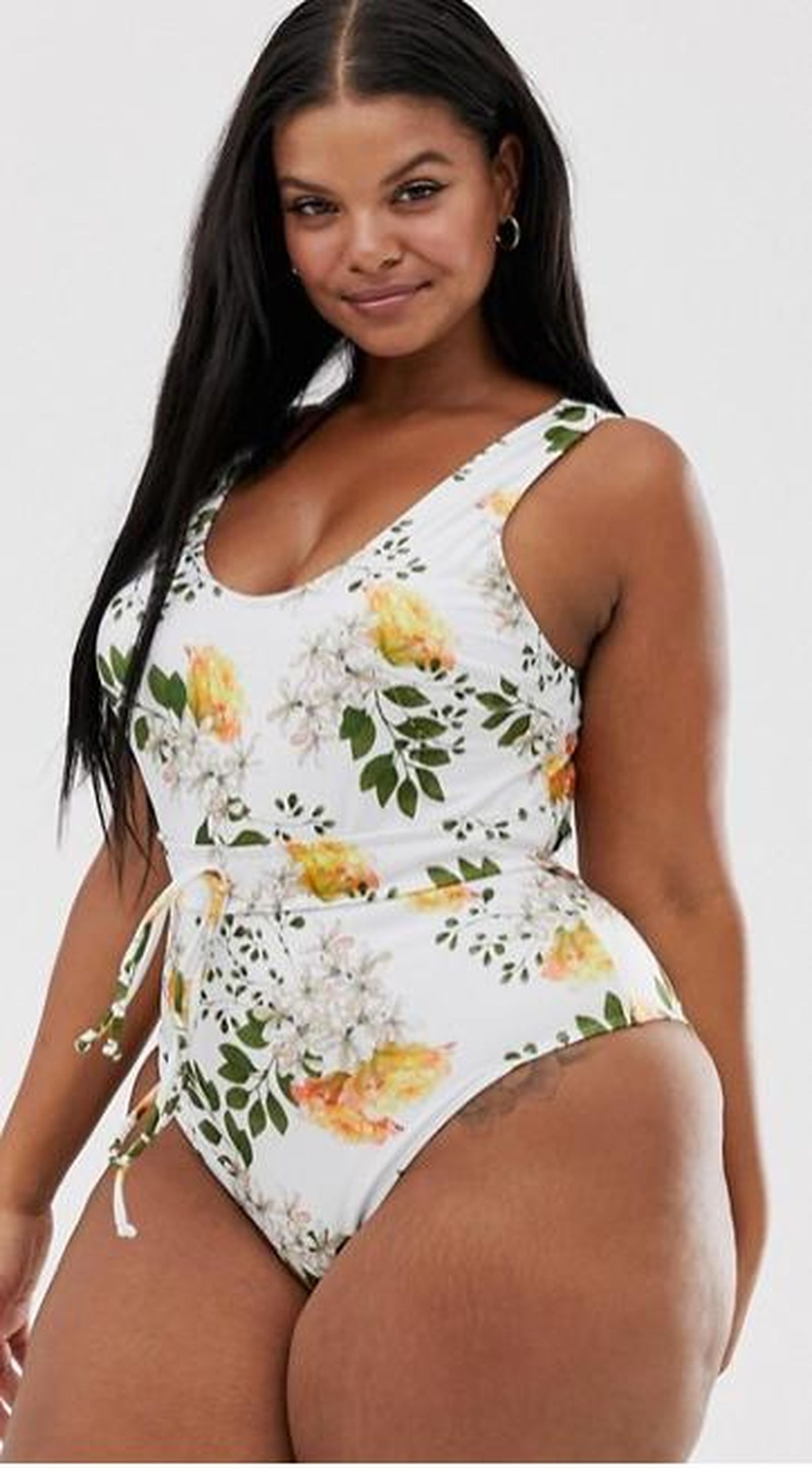 Bañador floral con cuello redondo