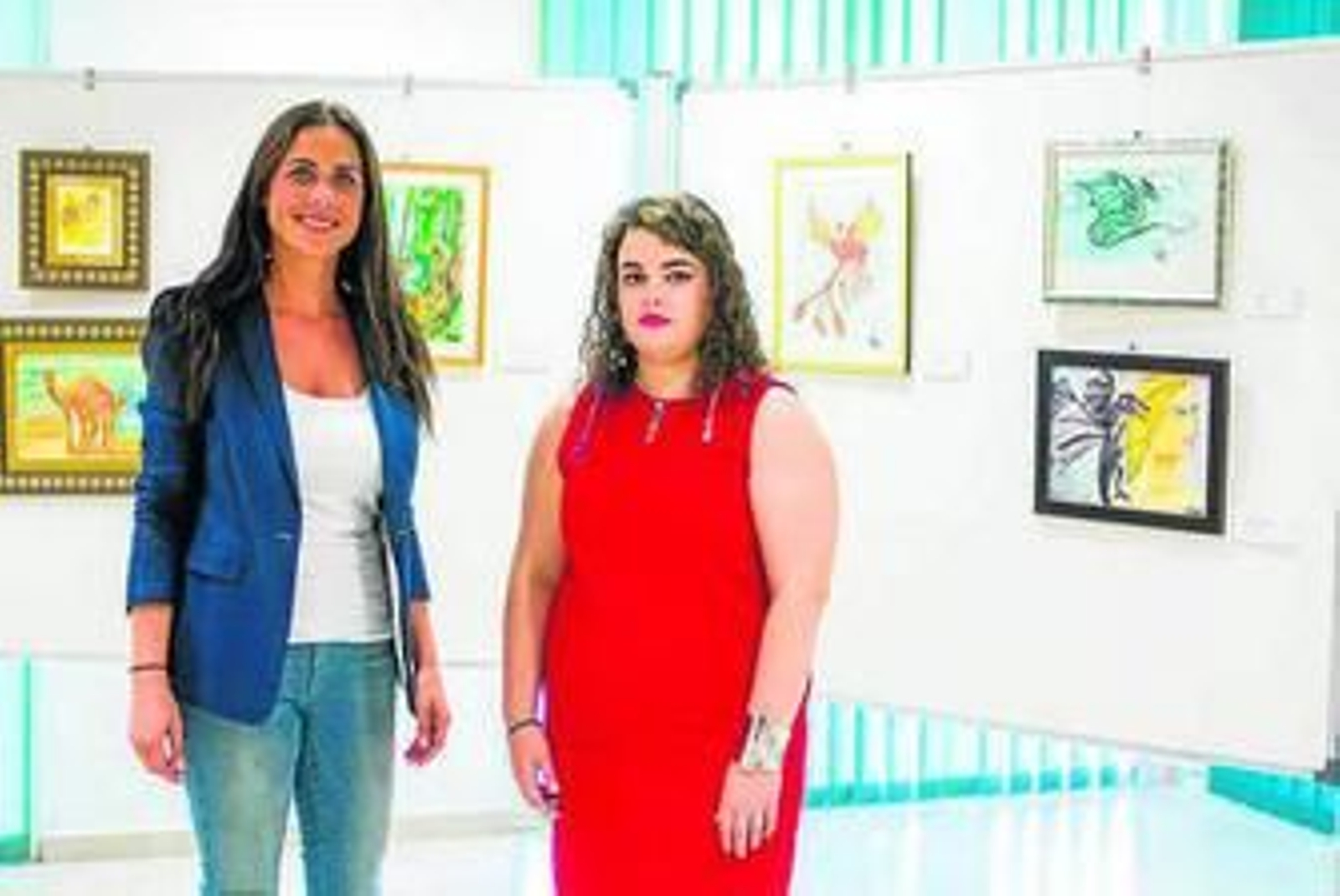 La diputada Elisa Fernández con María Reyes Moya Miras.