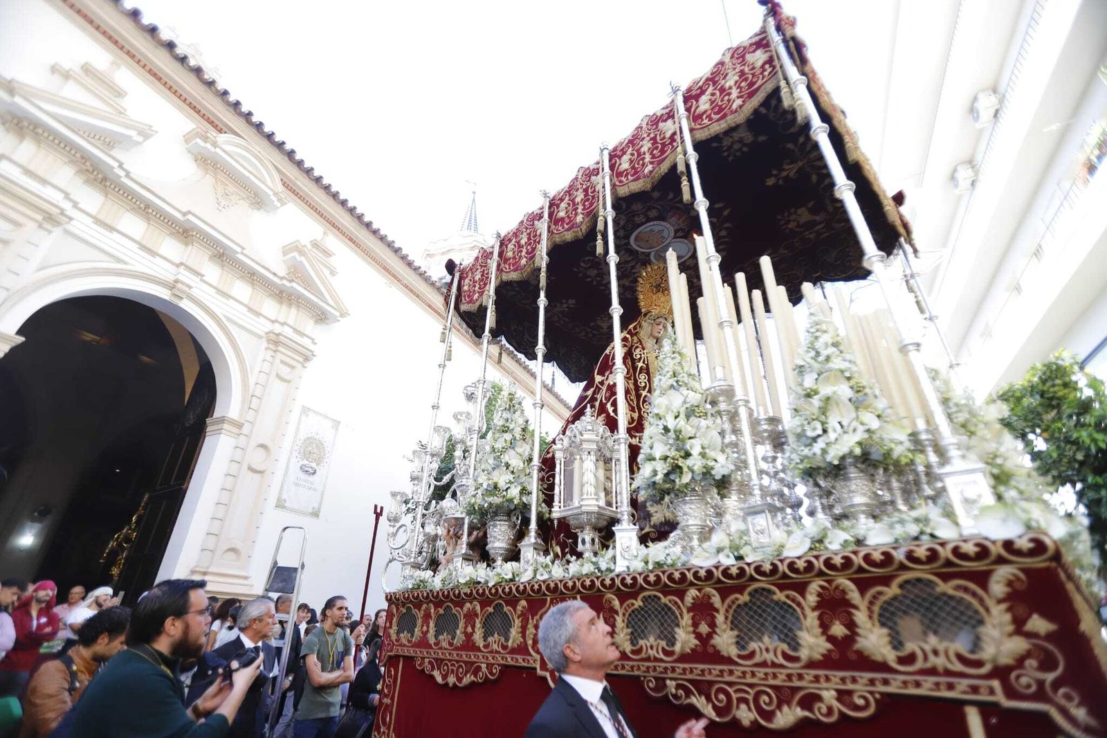 Imposición de la Medalla de Oro de Huelva a la Virgen de los Dolores