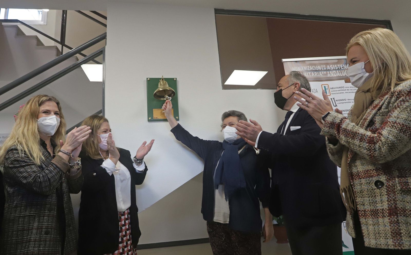 Estreno de la Campana de los sueños en el hospital Punta de Europa