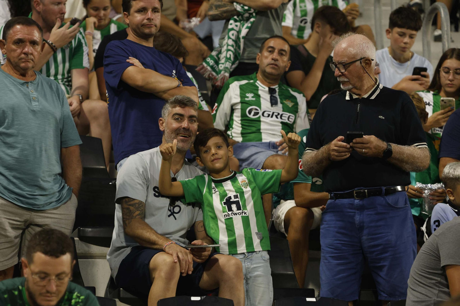 Las fotos del Betis-Como disputado en el Ciudad de La Línea (2-3)