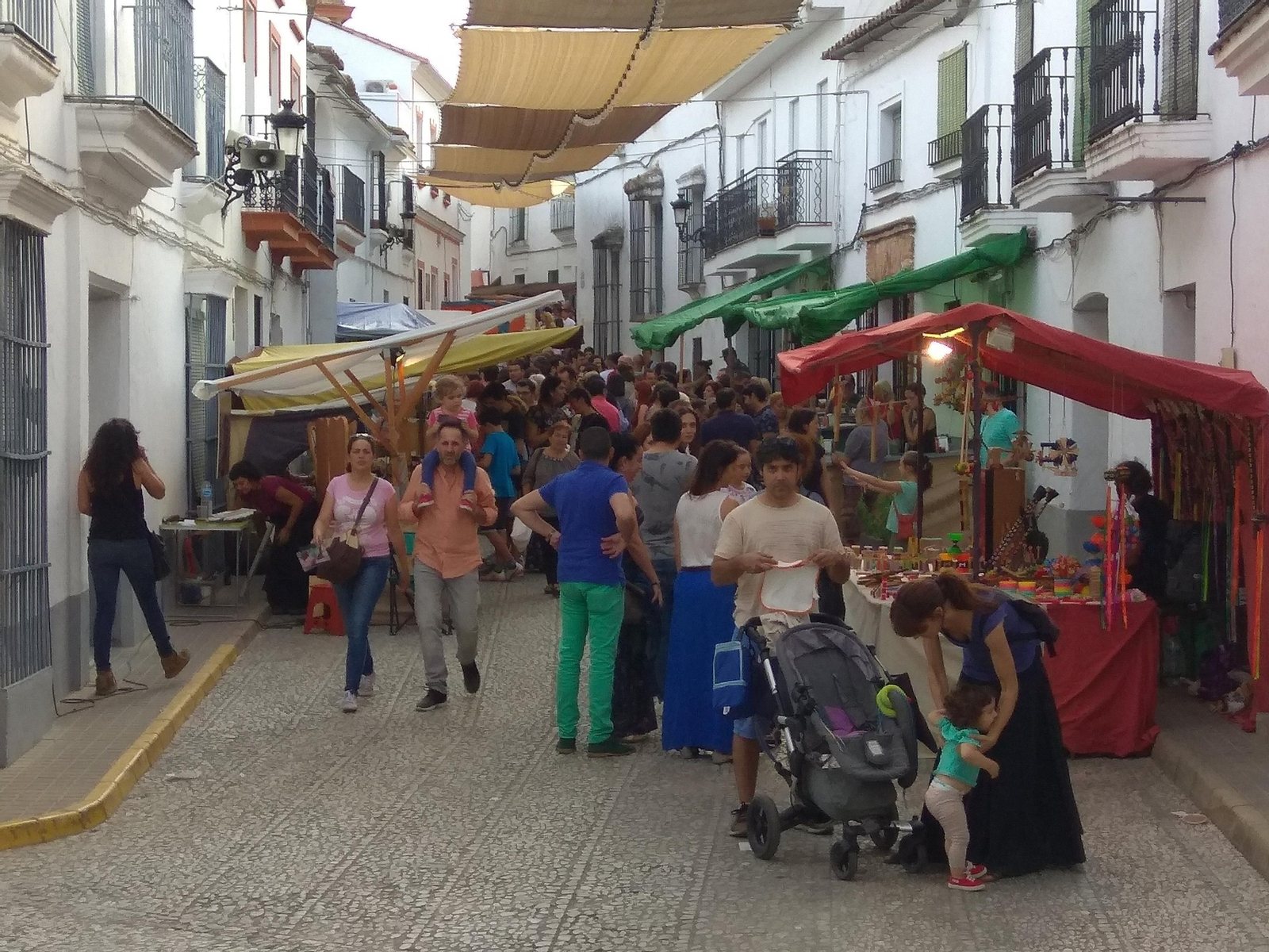 Un año más, Almonaster la Real recupera su pasado andalusí del que tiene un testimonio permanente como es su extraordinaria mezquita. Durante este fin de semana se celebran las Jornadas de Cultura Islámica que llenan la localidad con un zoco y actividades lúdicas y culturales que conforman un atractivo programa que concluye hoy.