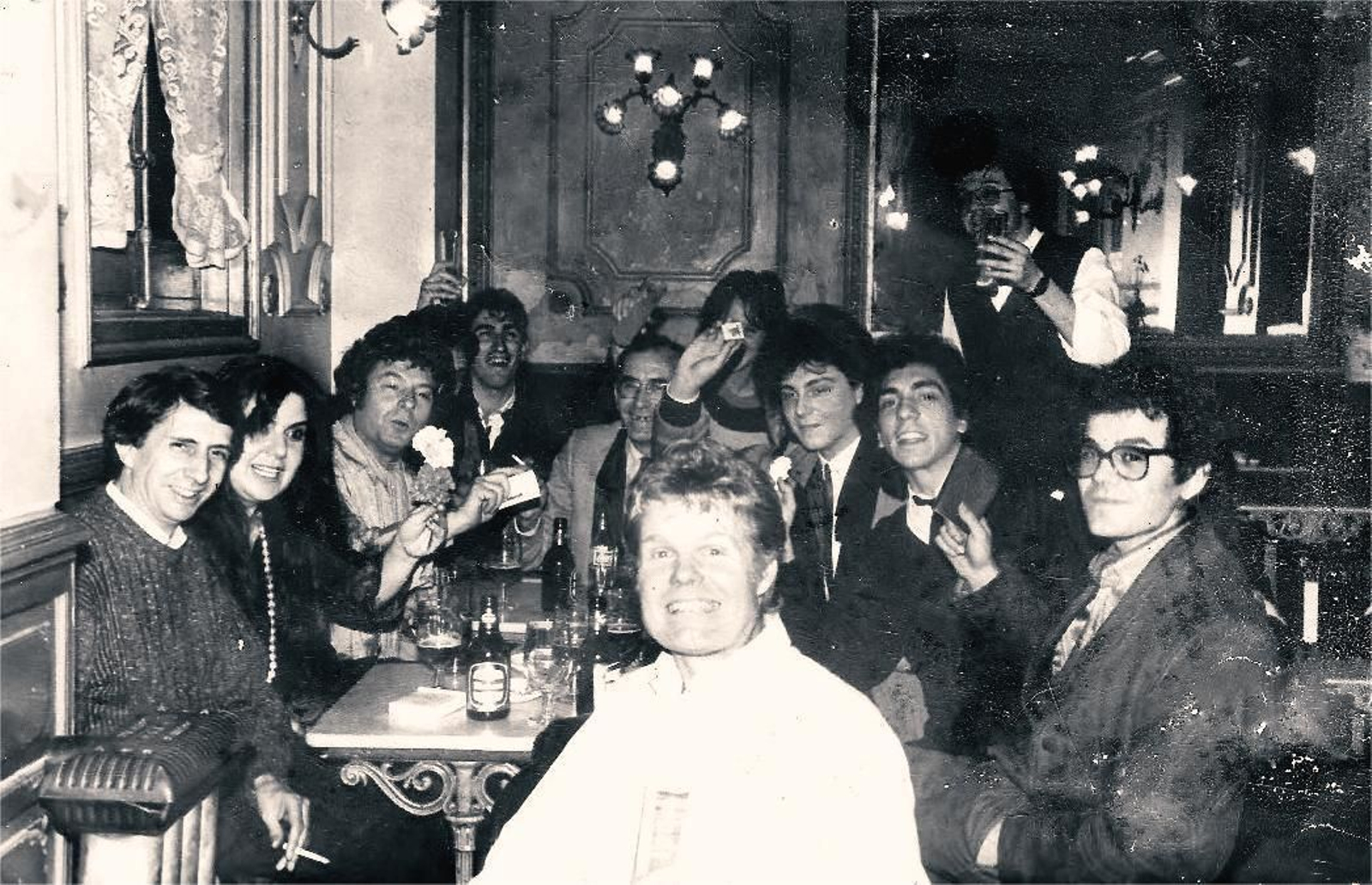 Con Enrique Morente, Chicho Sánchez Ferlosio y  Pollito de California, entre otros.