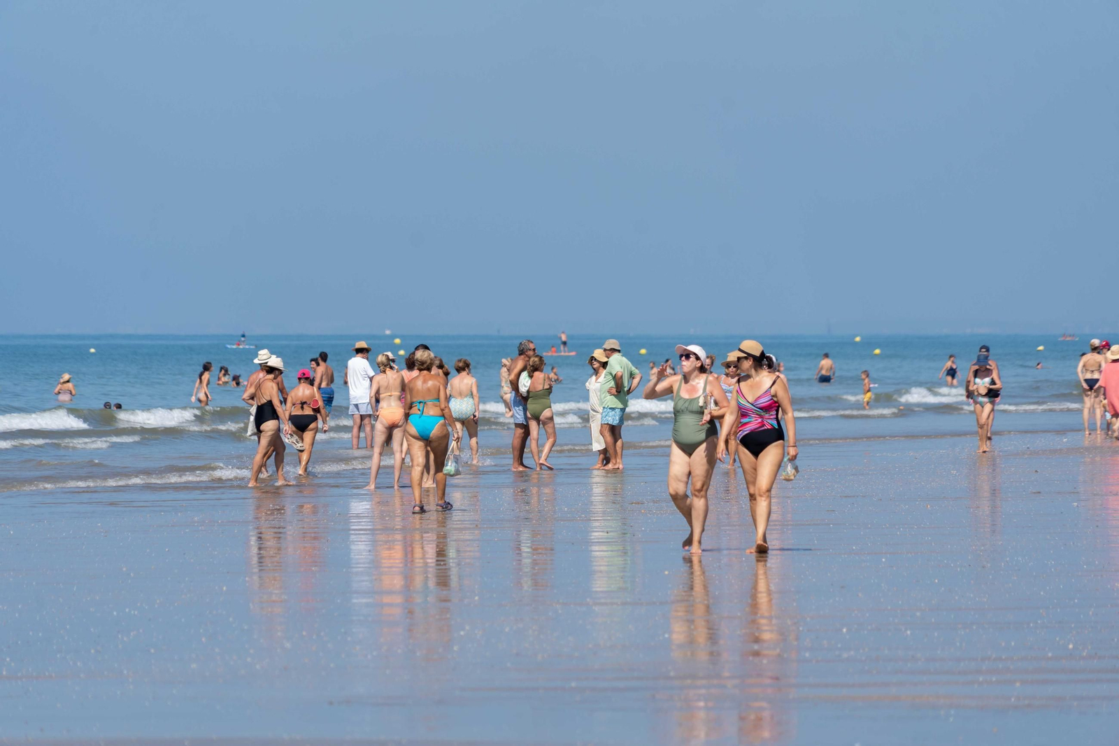 Ambiente de las playas de Punta Umbría la mañana del sábado 9 de agosto