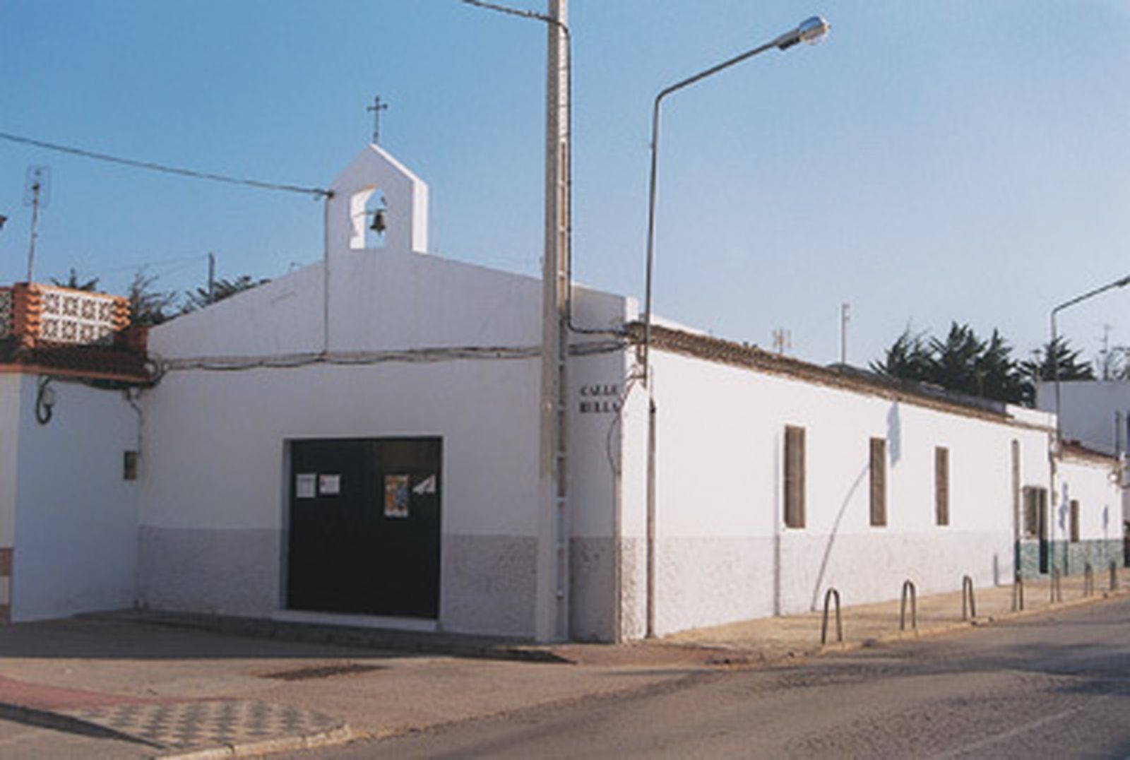 Vista del exterior de la capilla de Carboneros.