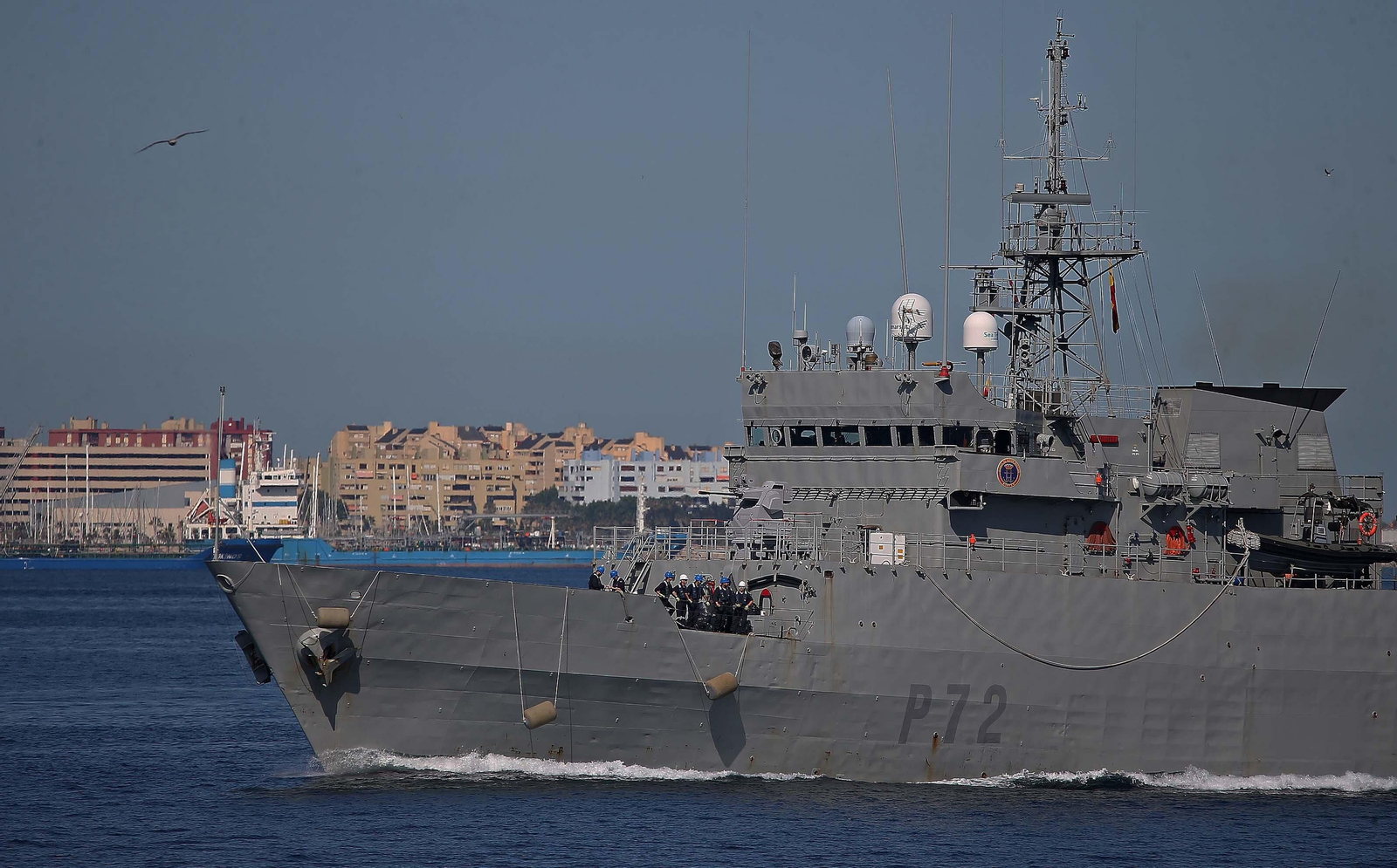 La llegada del patrullero de la Armada 'Centinela' al puerto de Algeciras, en imágenes