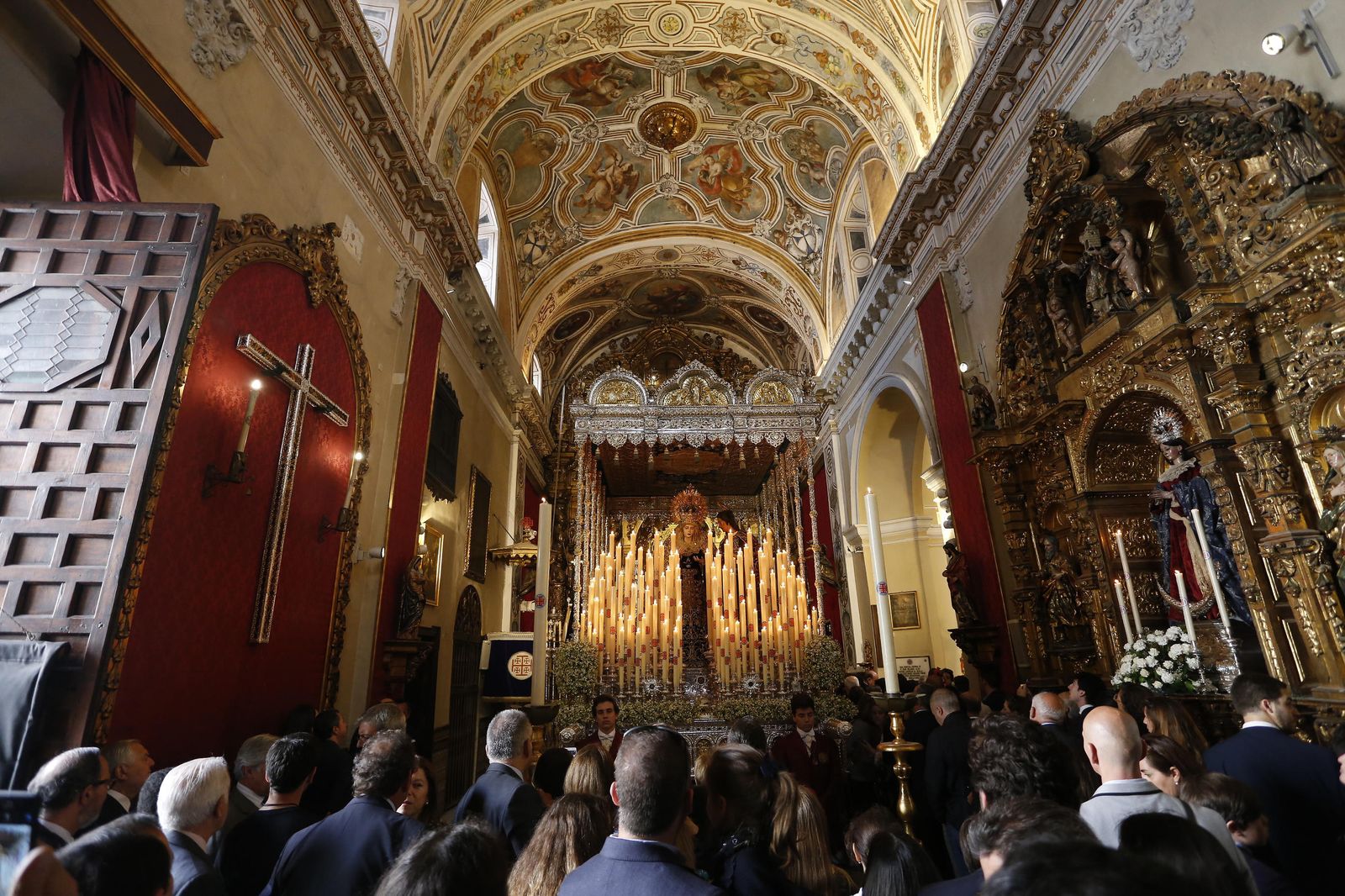La Real Iglesia de San Antonio Abad el pasado Jueves Santo.