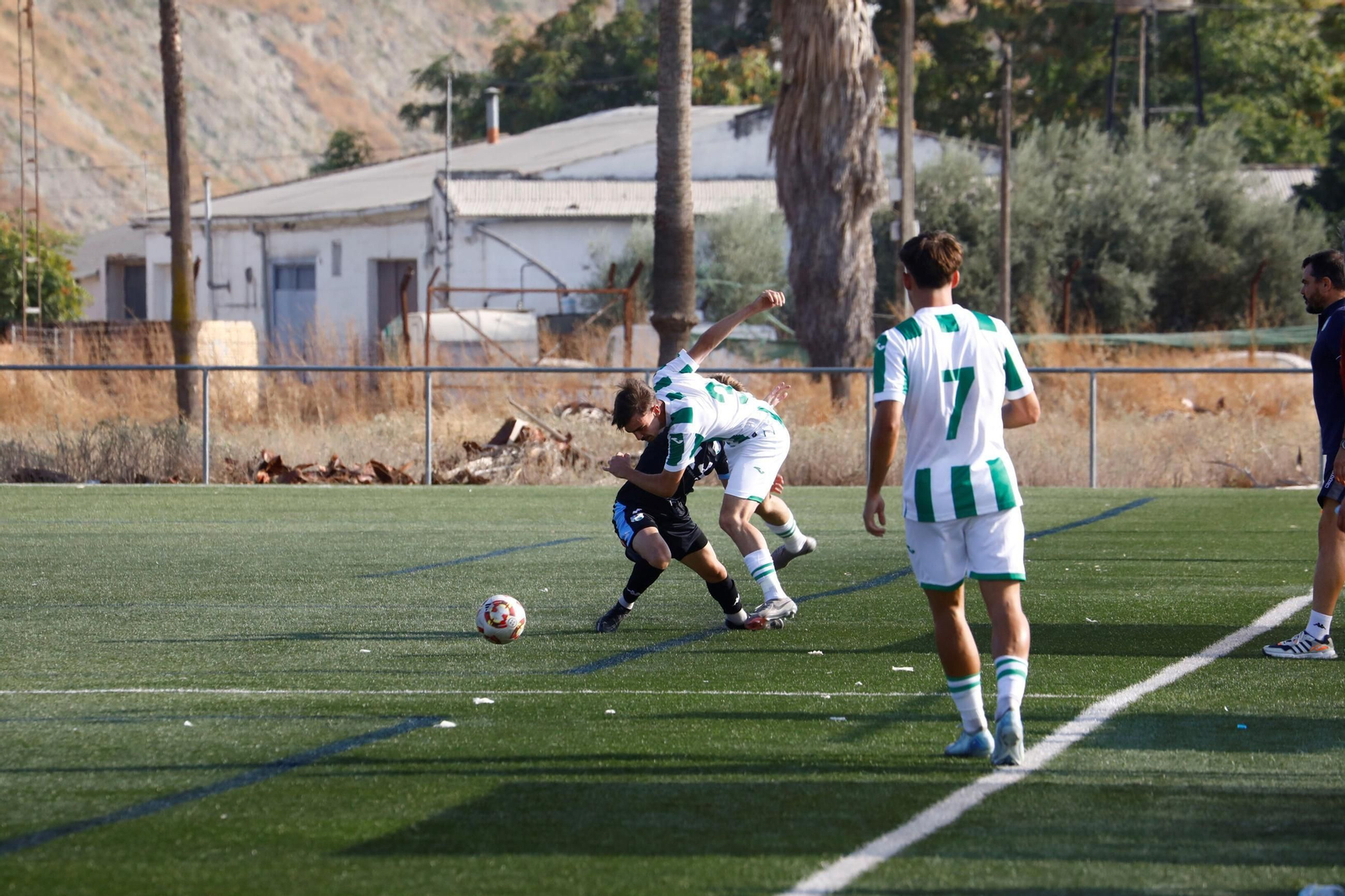 Las mejores fotos del derbi entre el Córdoba B y el Ciudad de Lucena en la Ciudad Deportiva