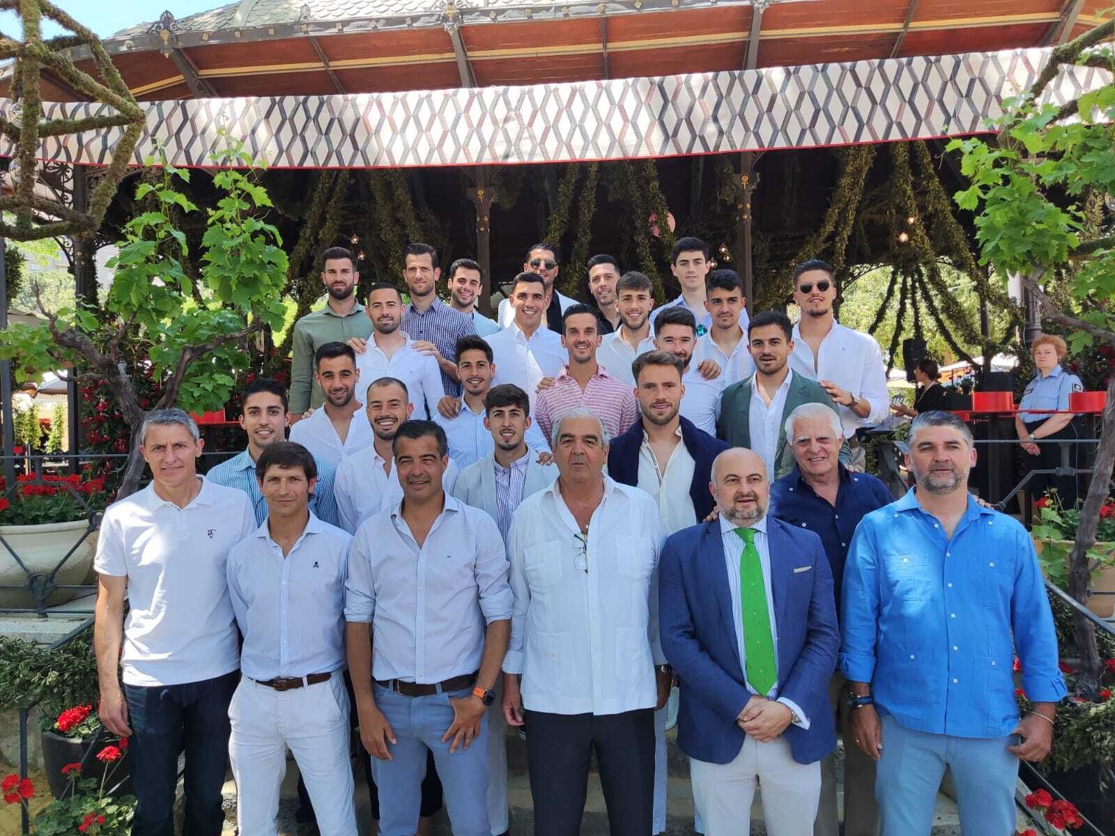 La plantilla azulina, en la caseta de González Byass.