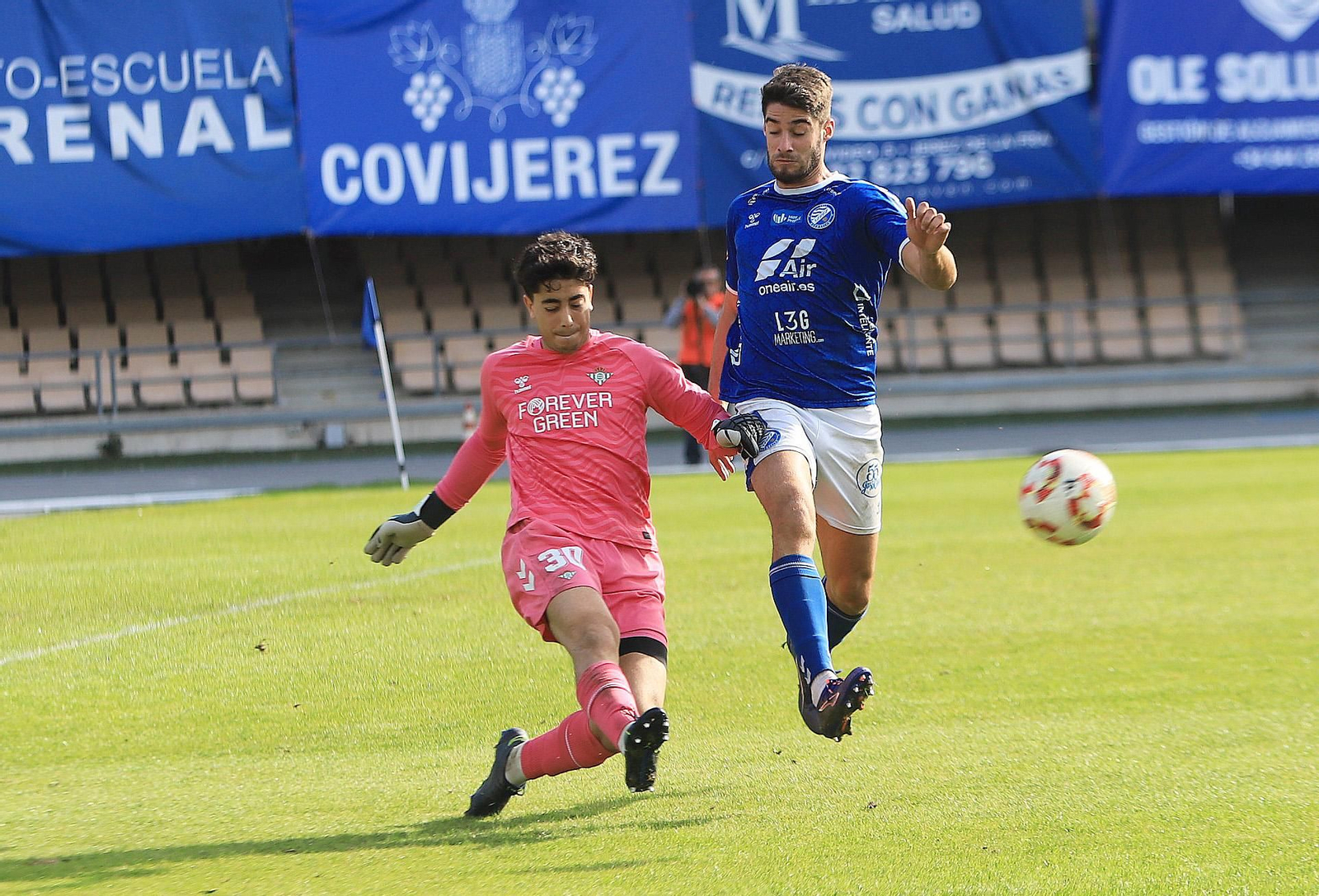 Imágenes del amistoso entre el Xerez DFC - Betis Deportivo