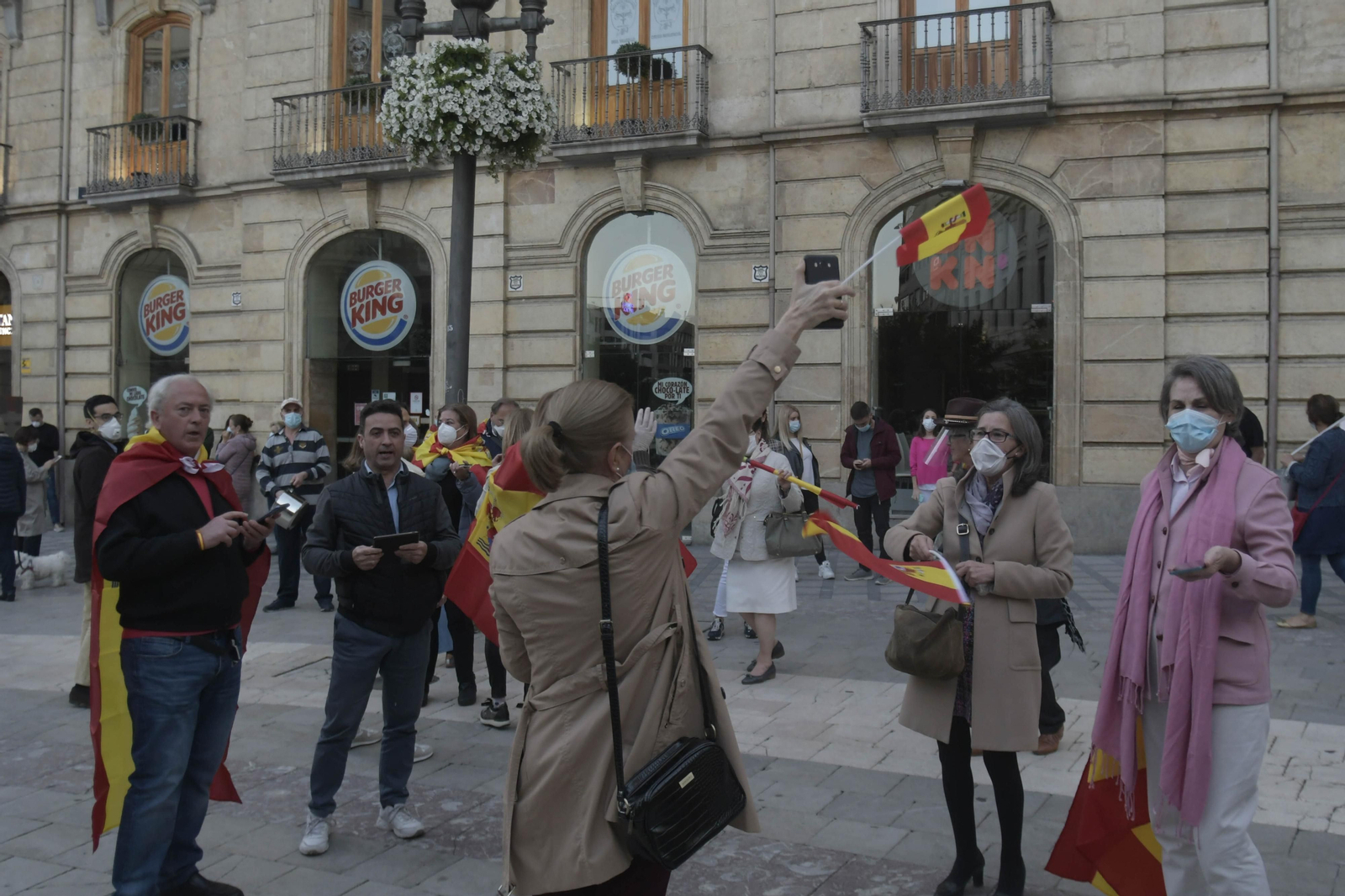 Fotos de la manifestación en Puerta Real al grito de "Gobierno dimisión"