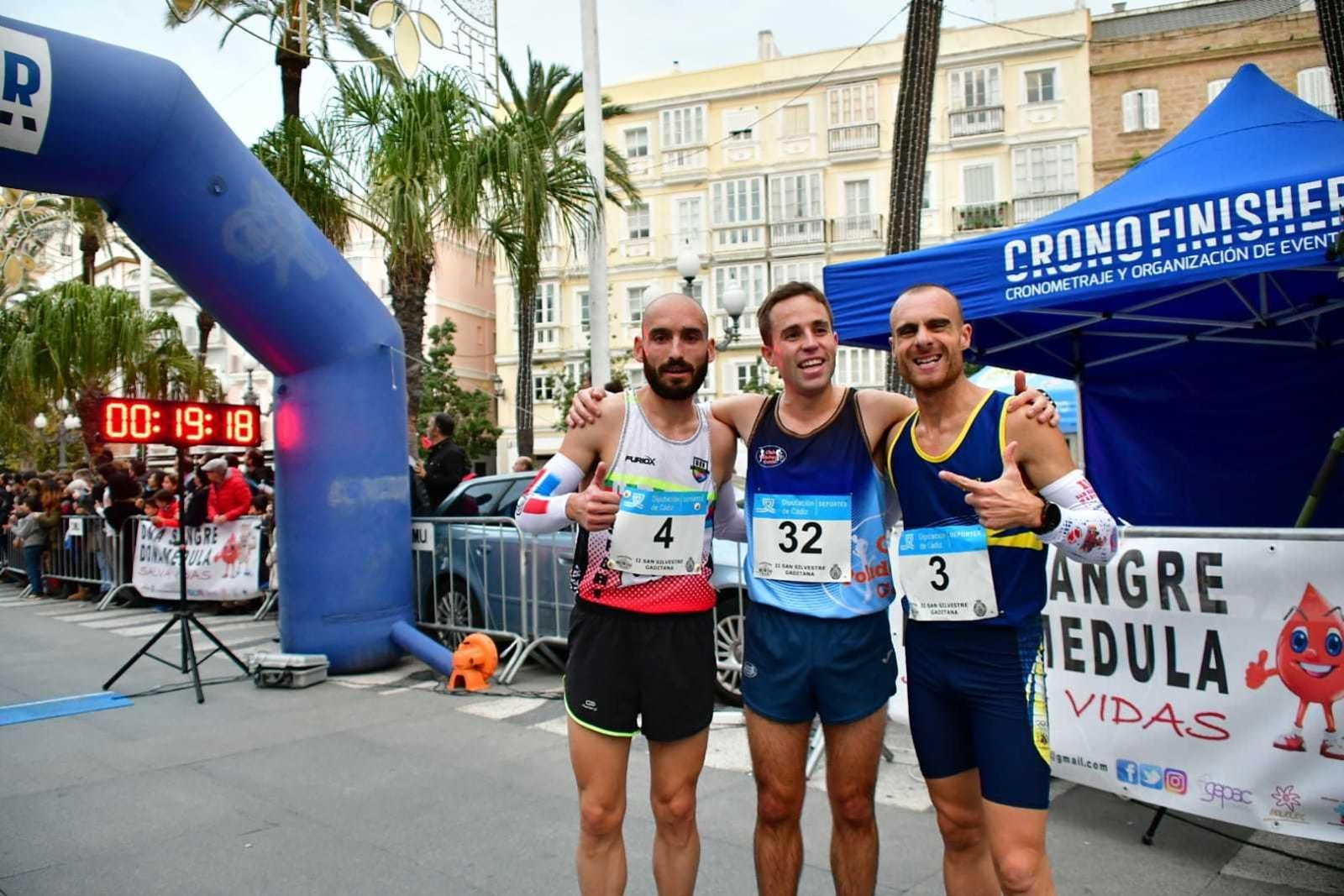 Las imágenes de la segunda edición de la San Silvestre gaditana
