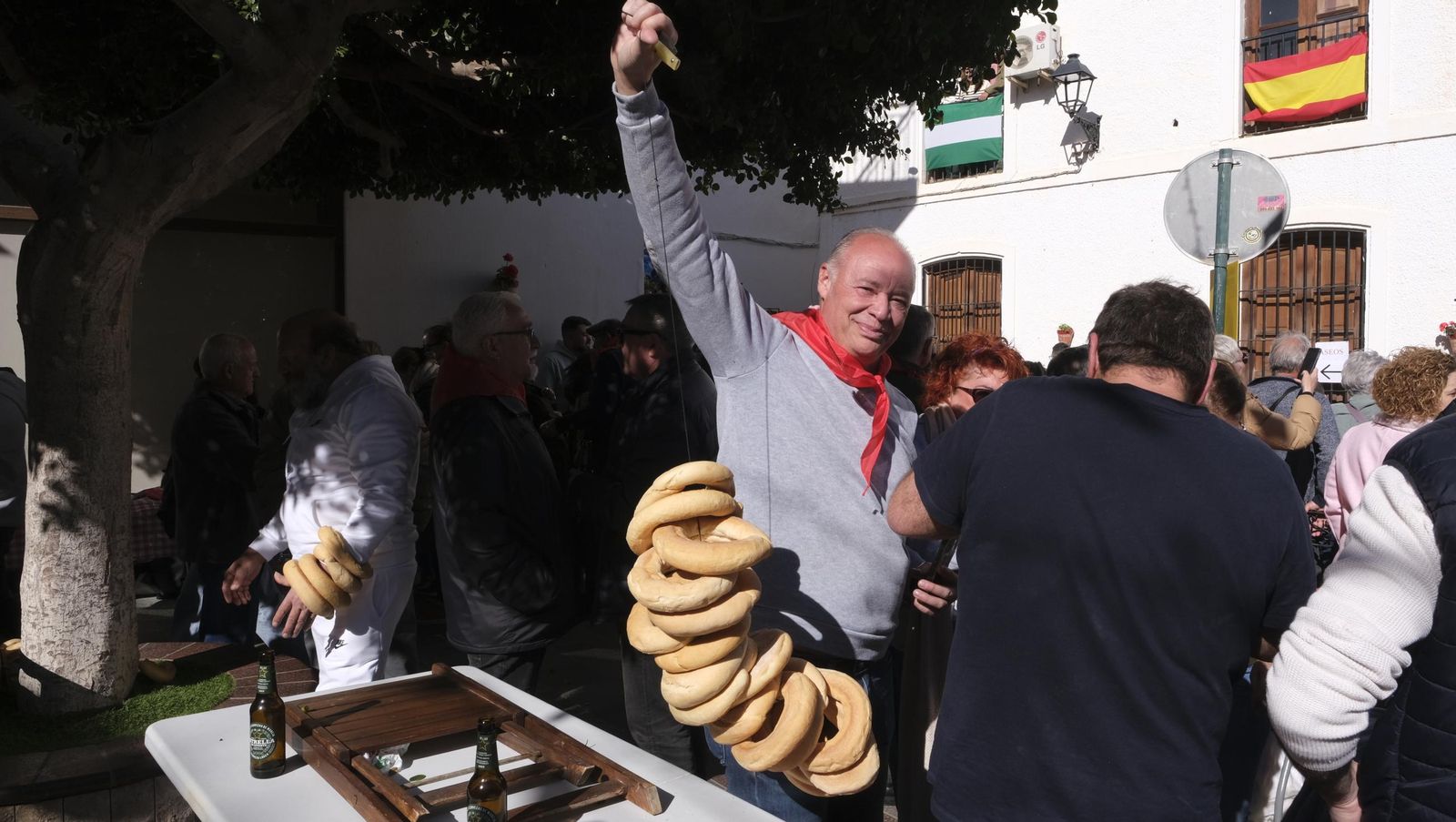 Procesión de San Sebastián y tirada de roscos en Lubrín, en imágenes