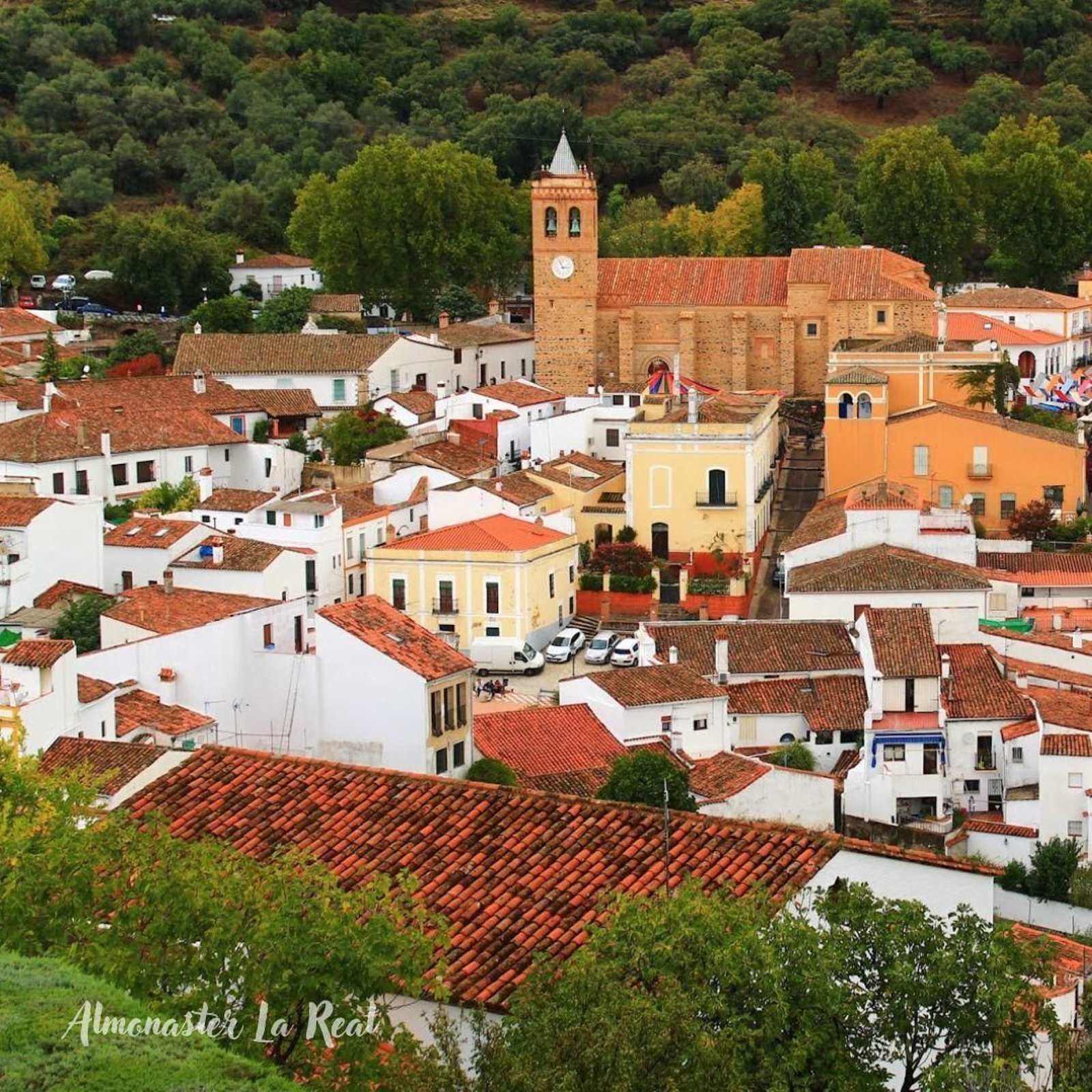 Uno de los pueblos más bonitos y visitados de España está en Huelva: "Una pequeña joya serrana" 473727145_1357831552327082_5632009780874465802_n.jpg