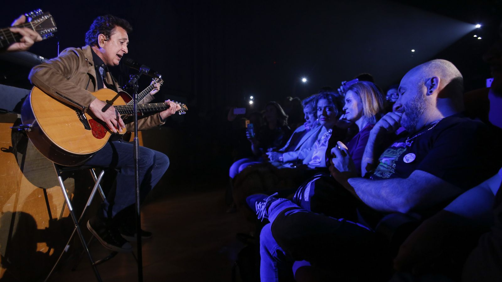 Manolo García actúa en formato acústico en Fibes.