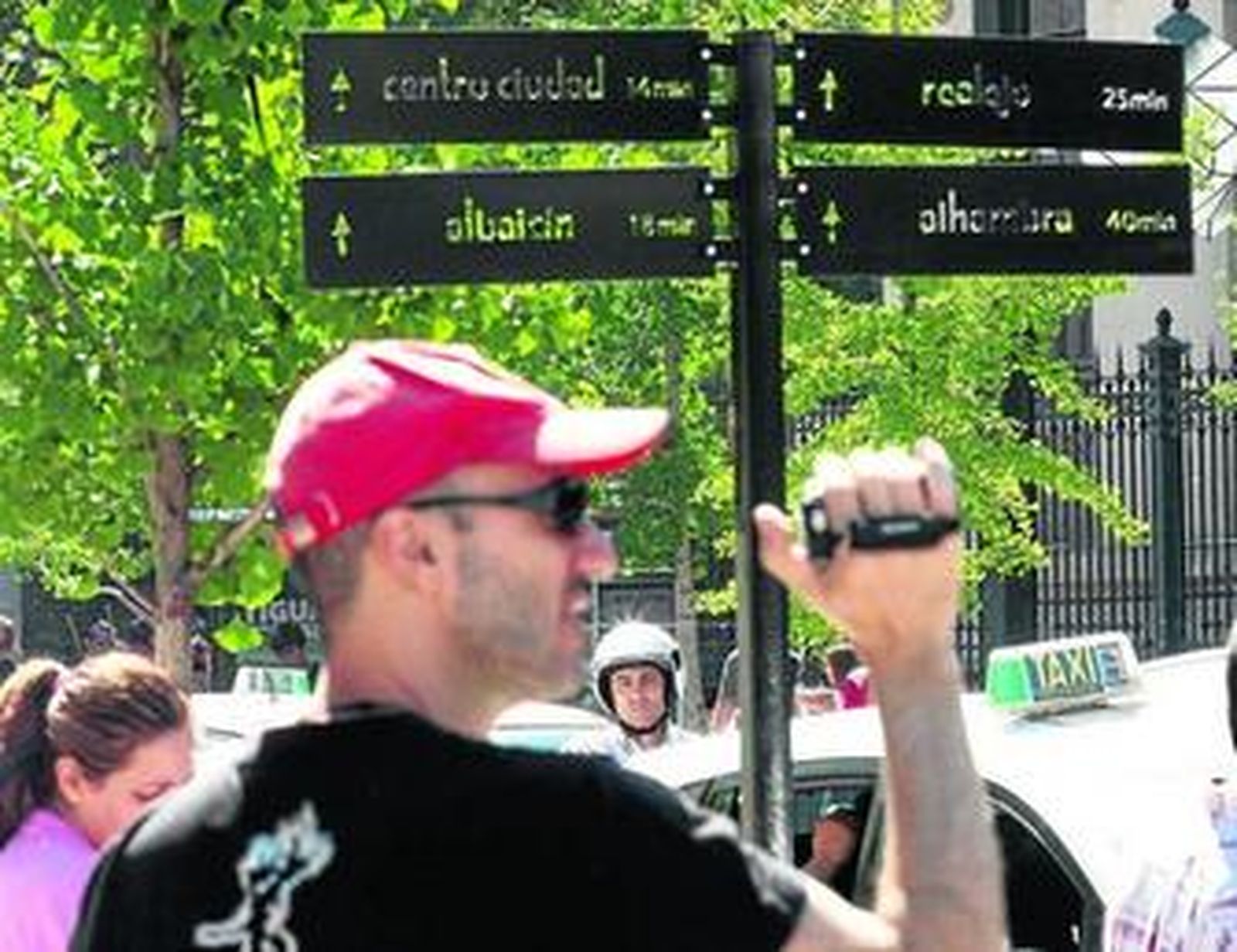 El interior de las letras se pintará de blanco para mejorar la visibilidad.