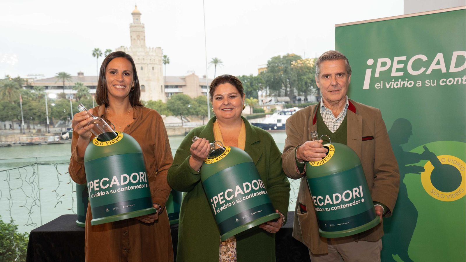 “Pecador, el vidrio a su contenedor”:  la nueva campaña de Ecovidrio para concienciar,  a través de mensajes de Chiquito de la Calzada, sobre la importancia del reciclaje de vidrio