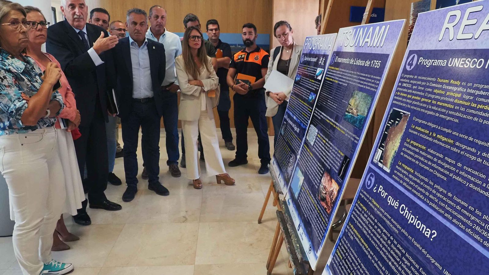 El alcalde de Chipiona muestra su plan sobre tsunamis a alcaldes onubenses El alcalde de Chipiona muestra su plan sobre tsunamis a alcaldes onubenses