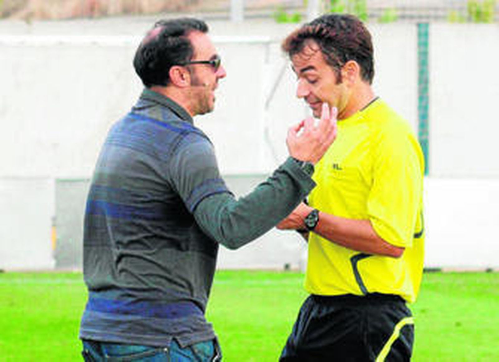 Domingo Serrano, técnico del Cerreño, recibió un partido de sanción y no podrá estar en el banquillo frente al isla.