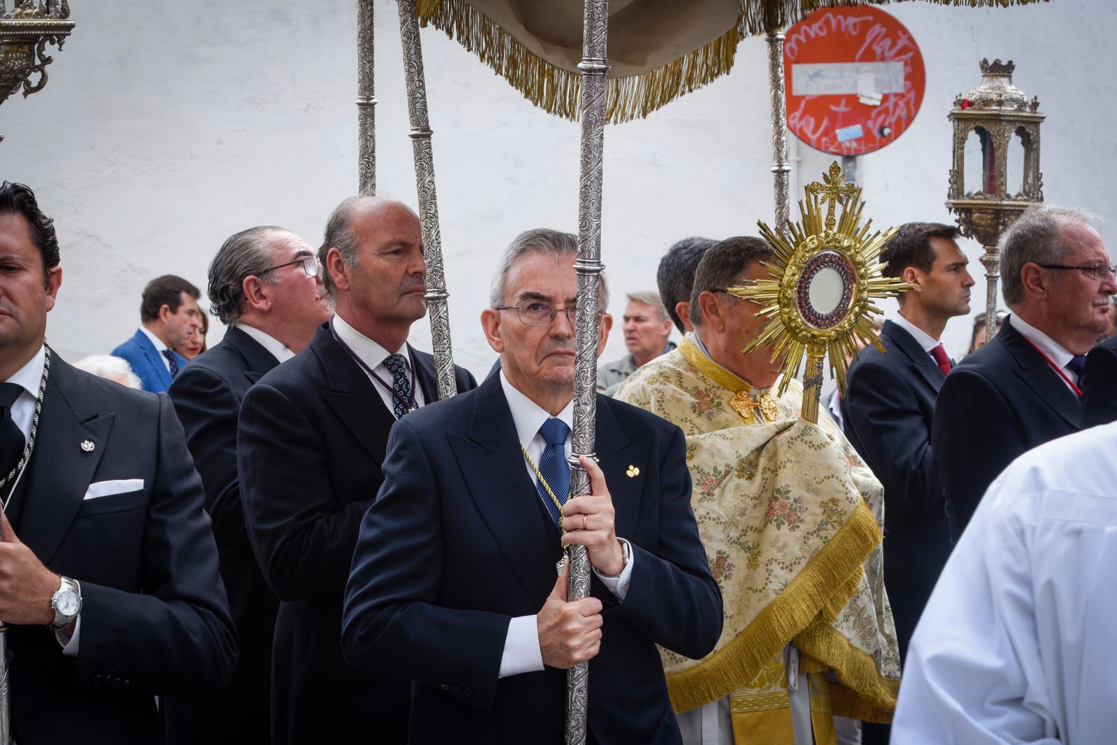 La procesión eucarística de la Parroquia de San Lorenzo, en imágenes