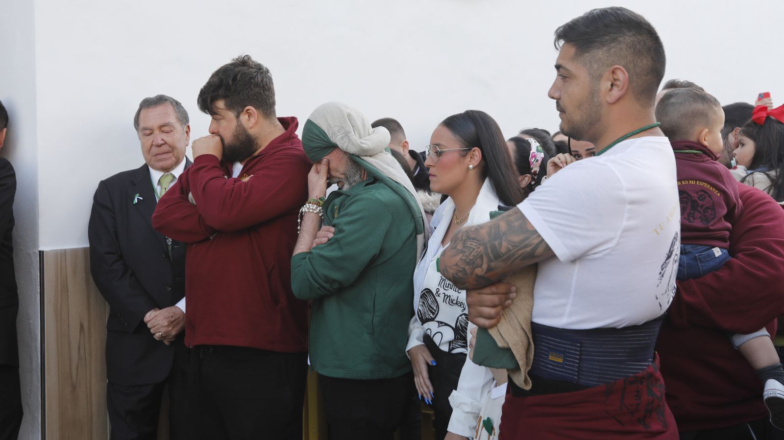 Las fotos del Viernes Santo en la Línea:  Cristo del Mar y Luz y Esperanza Nuestra, Soledad y Santo Entierro, Cristo del Amor y Misericordia y Amargura