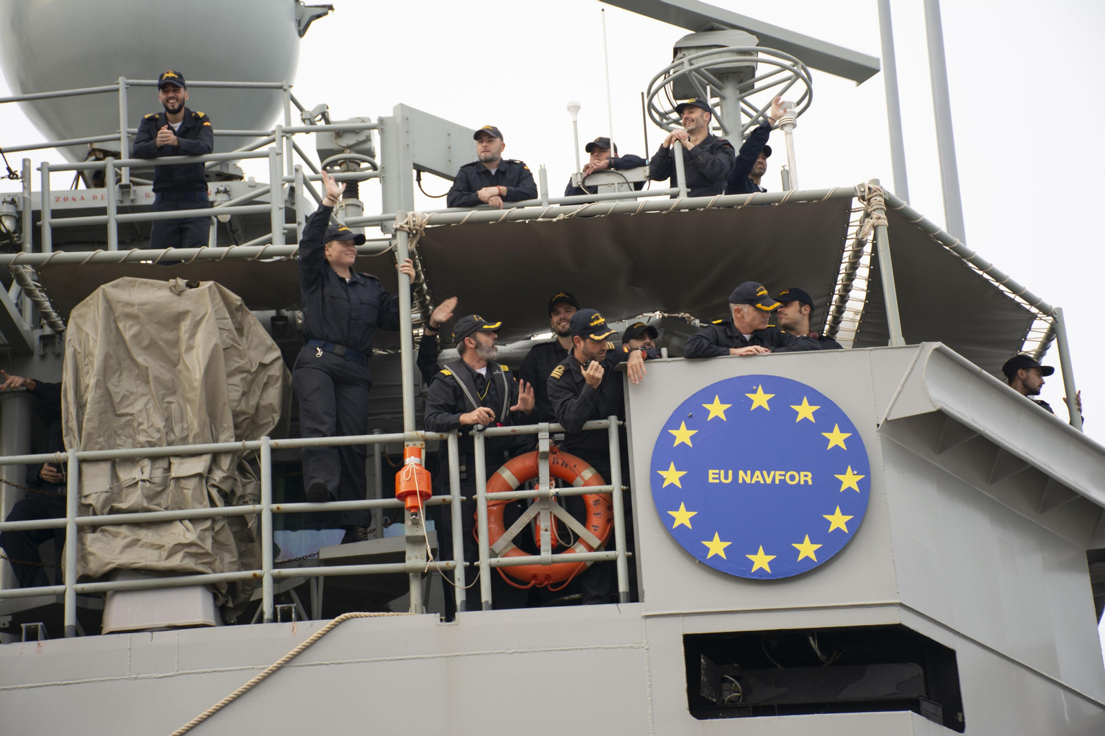 Armada: Así ha sido el recibimiento a la fragata 'Navarra' a la Base de Rota