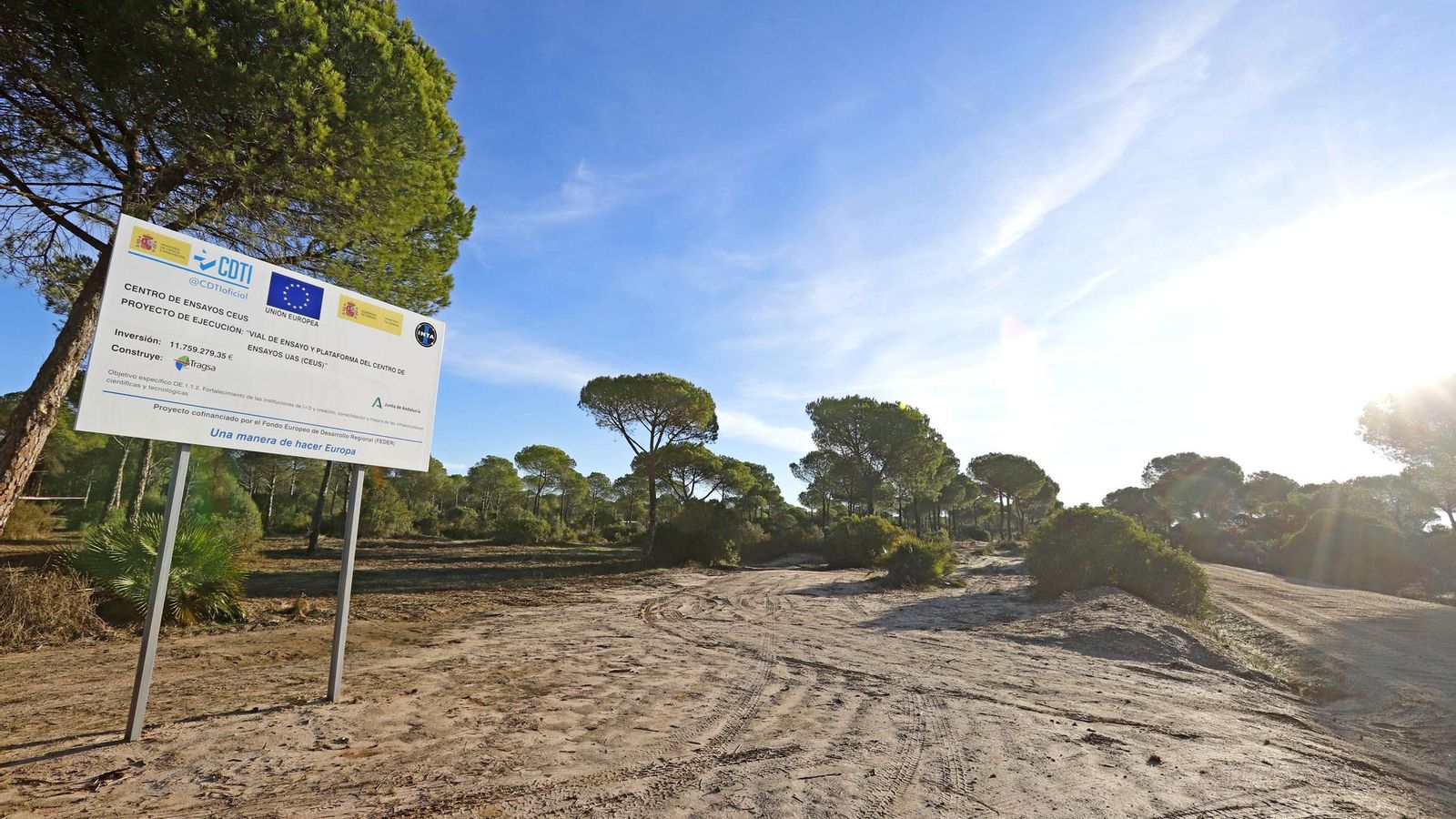 Terrenos de acceso a las obras del CEUS en Moguer.