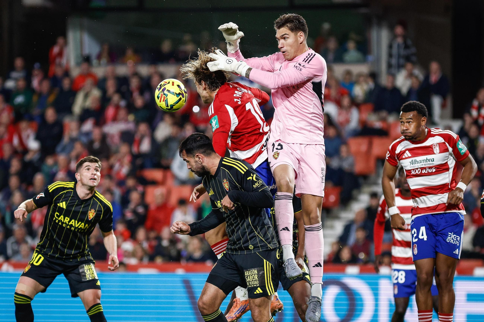 Las mejores imágenes de la victoria del Granada CF ante el Zaragoza