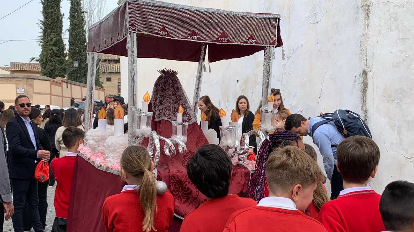 Así vivió Granada la procesión infantil del Colegio Ave María Casa Madre 2025
